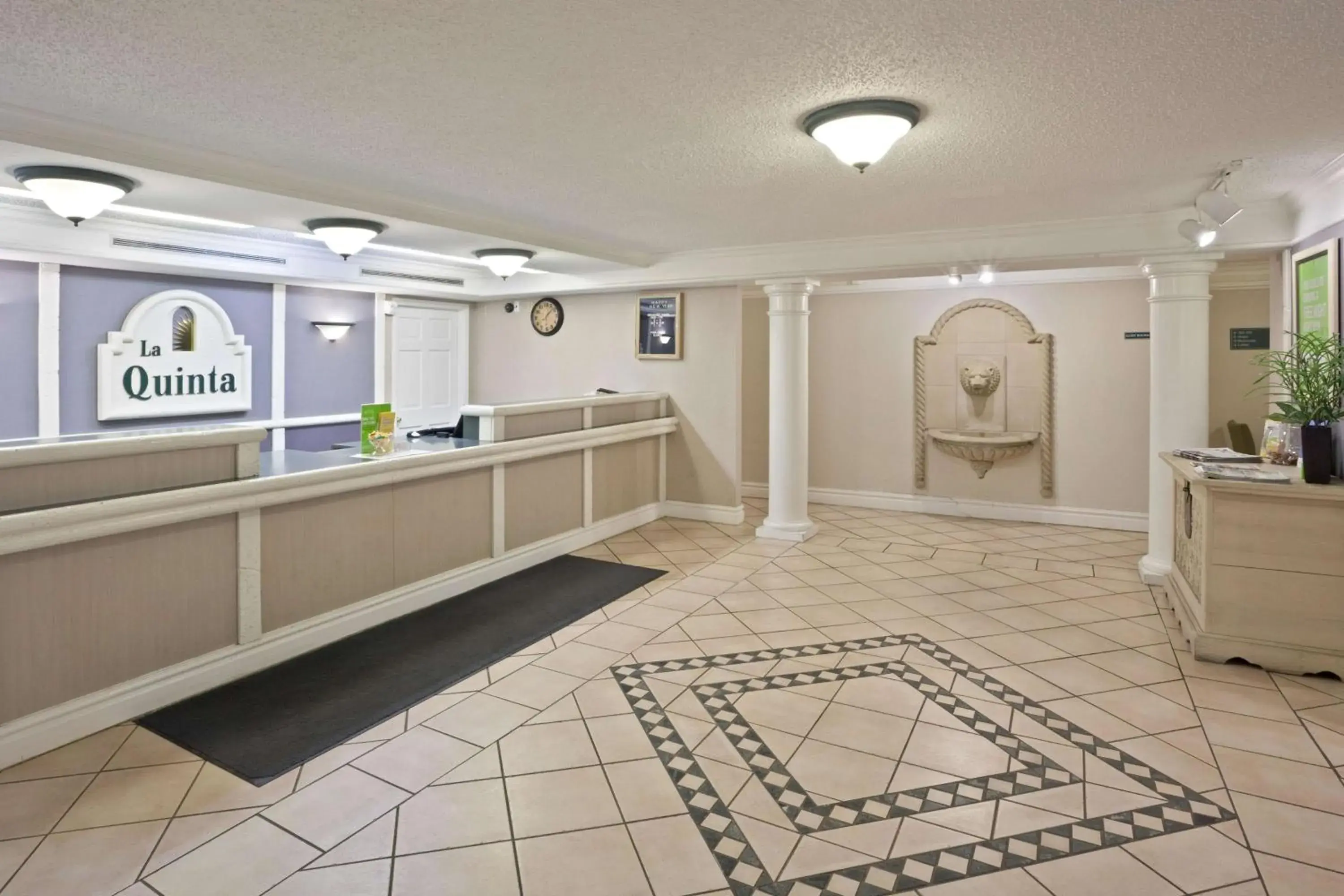 Lobby or reception, Lobby/Reception in La Quinta Inn by Wyndham Omaha West