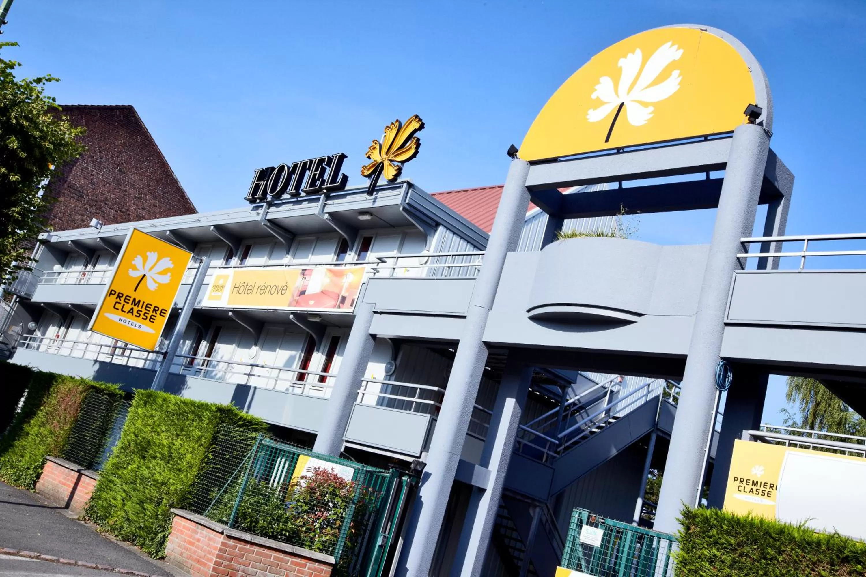 Facade/entrance in Premiere Classe La Rochelle Nord - Puilboreau