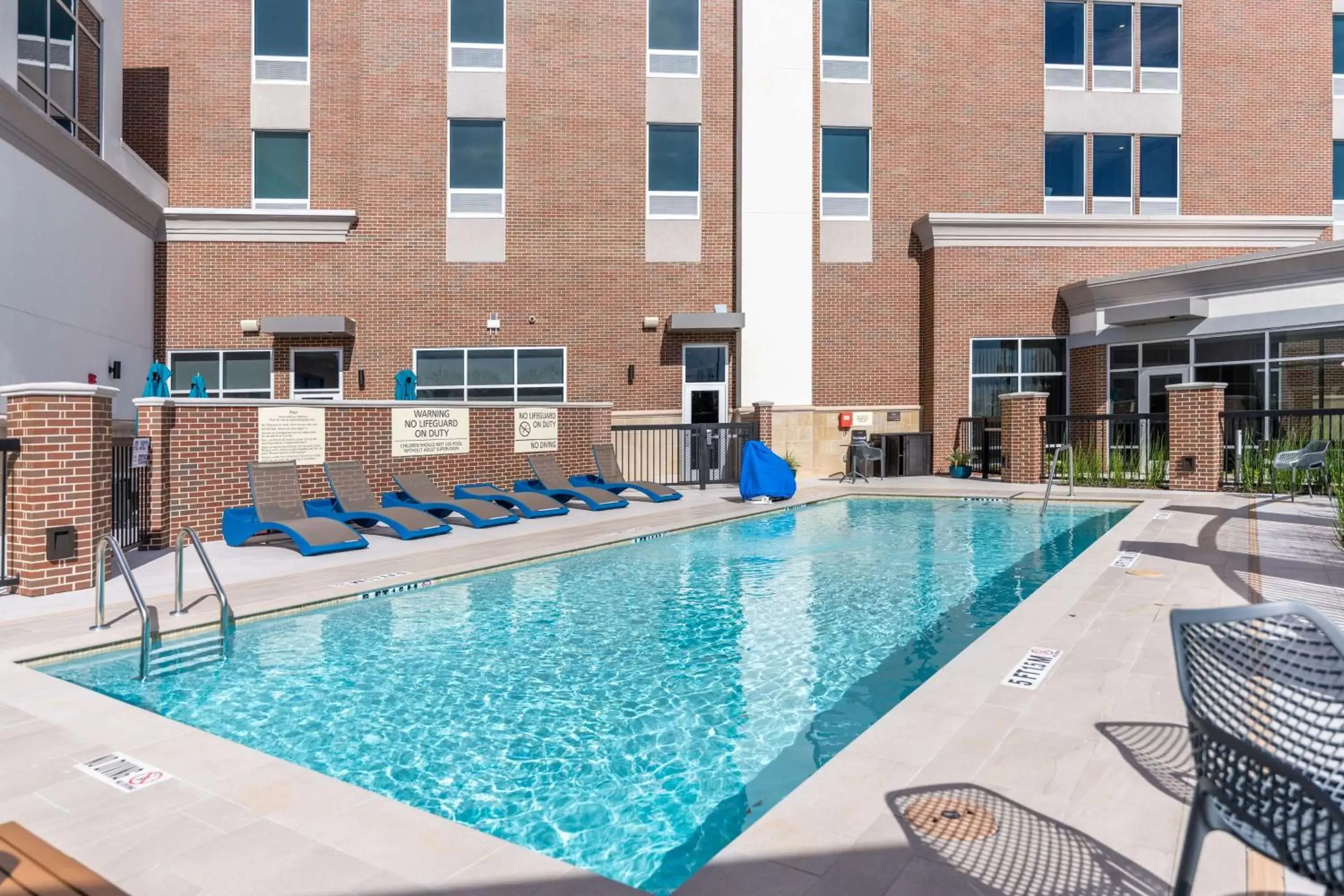 Pool view, Swimming Pool in Hampton Inn & Suites Sugar Land, Tx