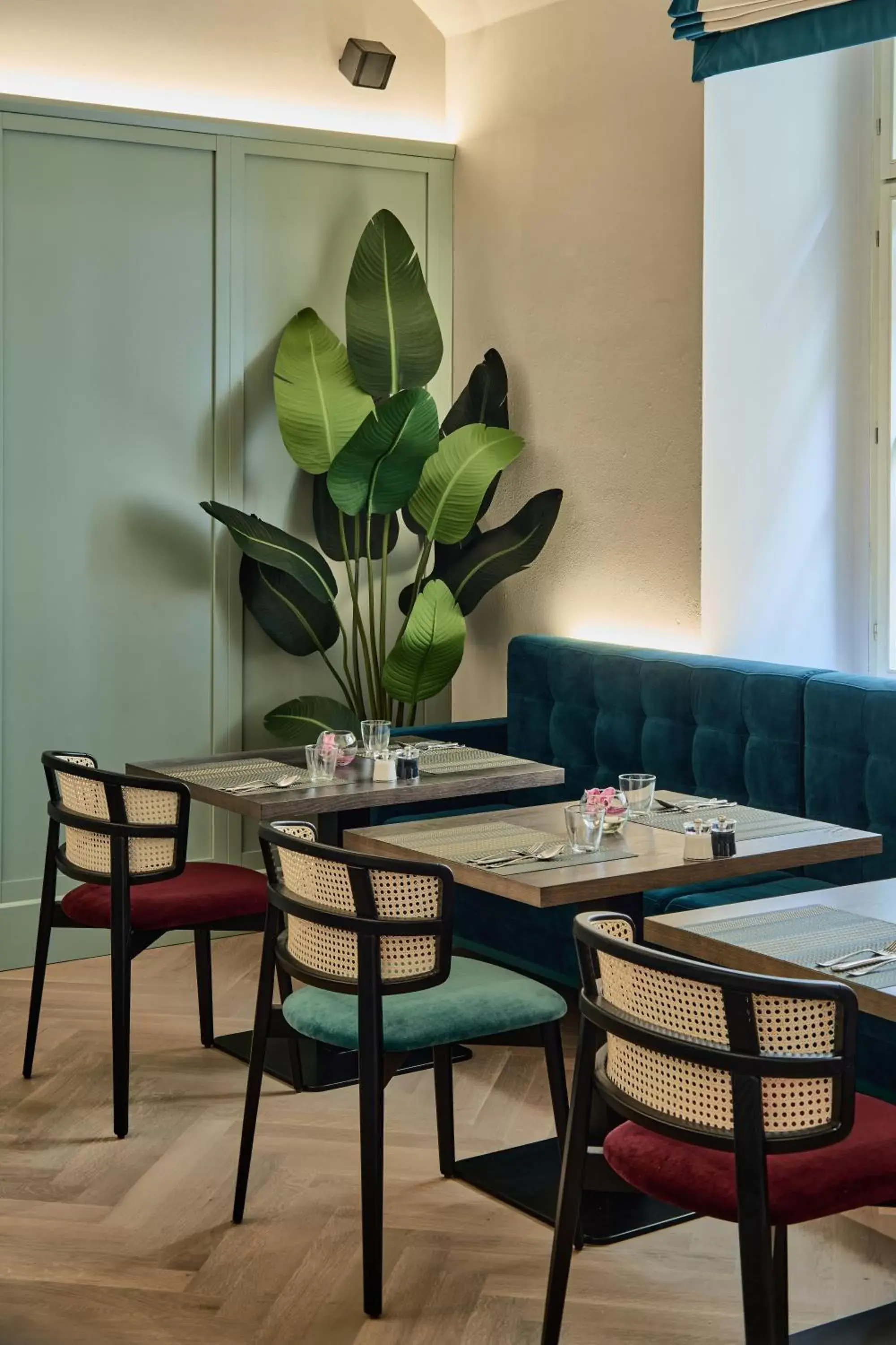 Restaurant/places to eat, Seating Area in Falkensteiner Boutique Hotel Prague