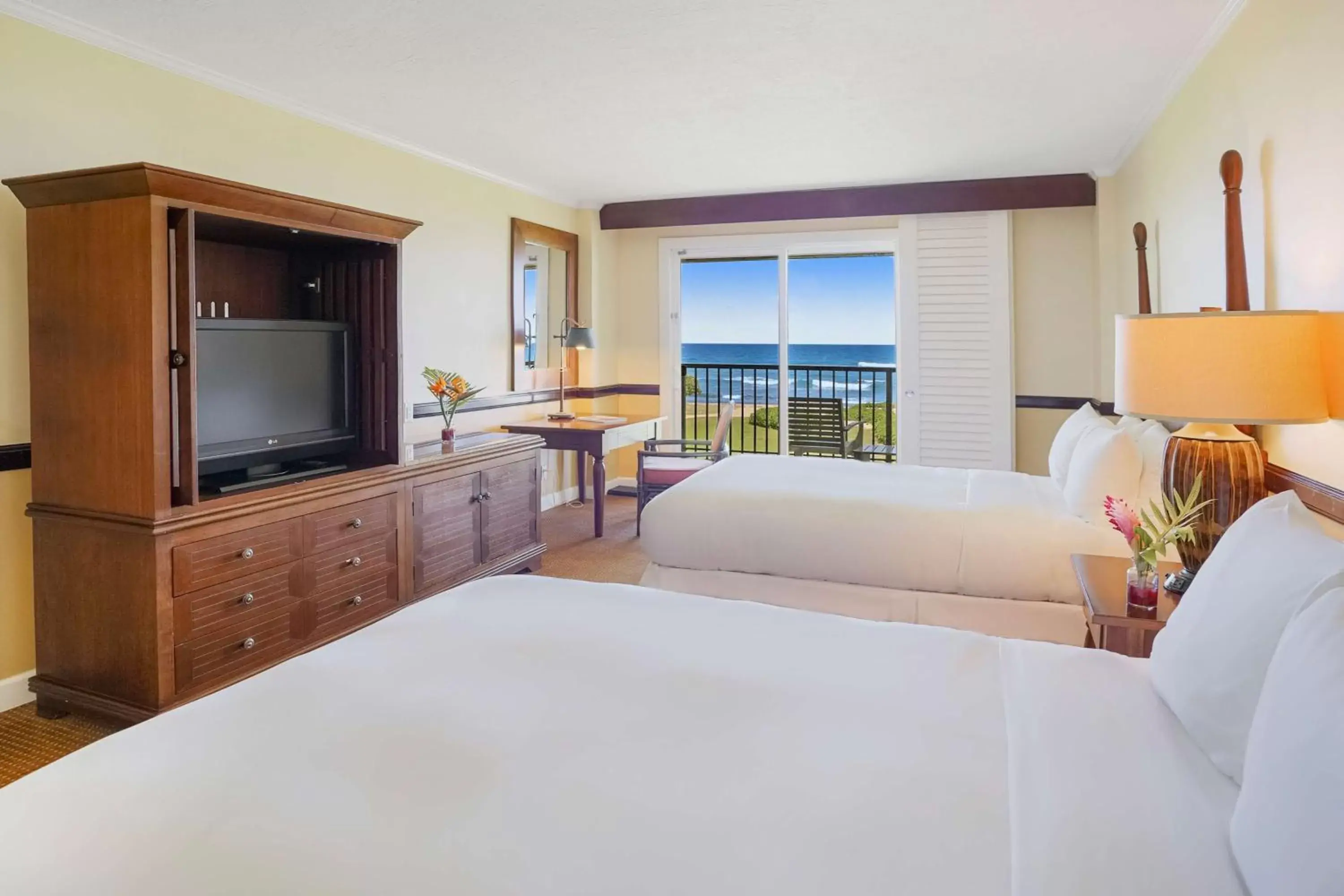 Bedroom in OUTRIGGER Kaua'i Beach Resort & Spa