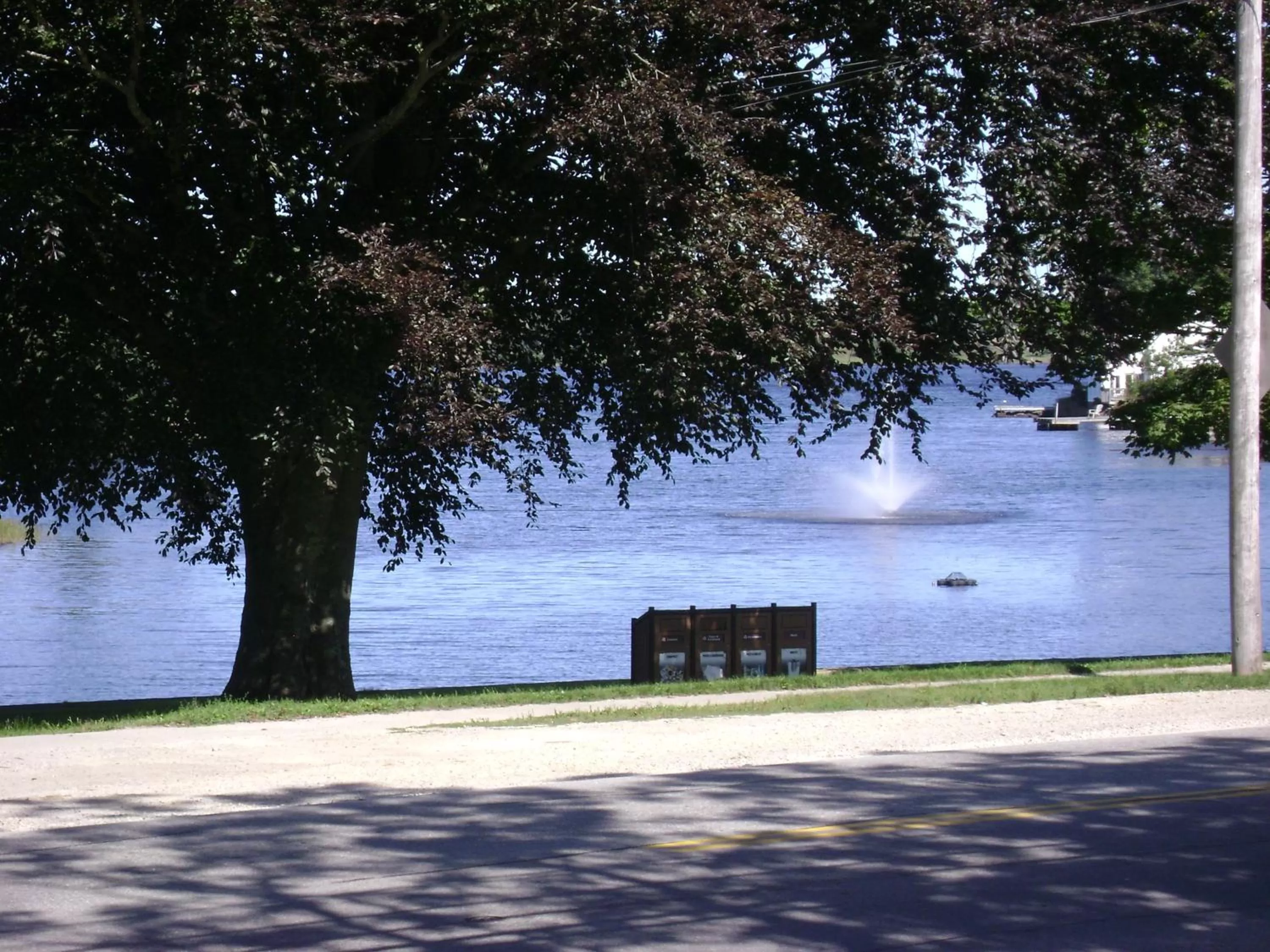 Natural landscape in Lakelawn B&B and Motel