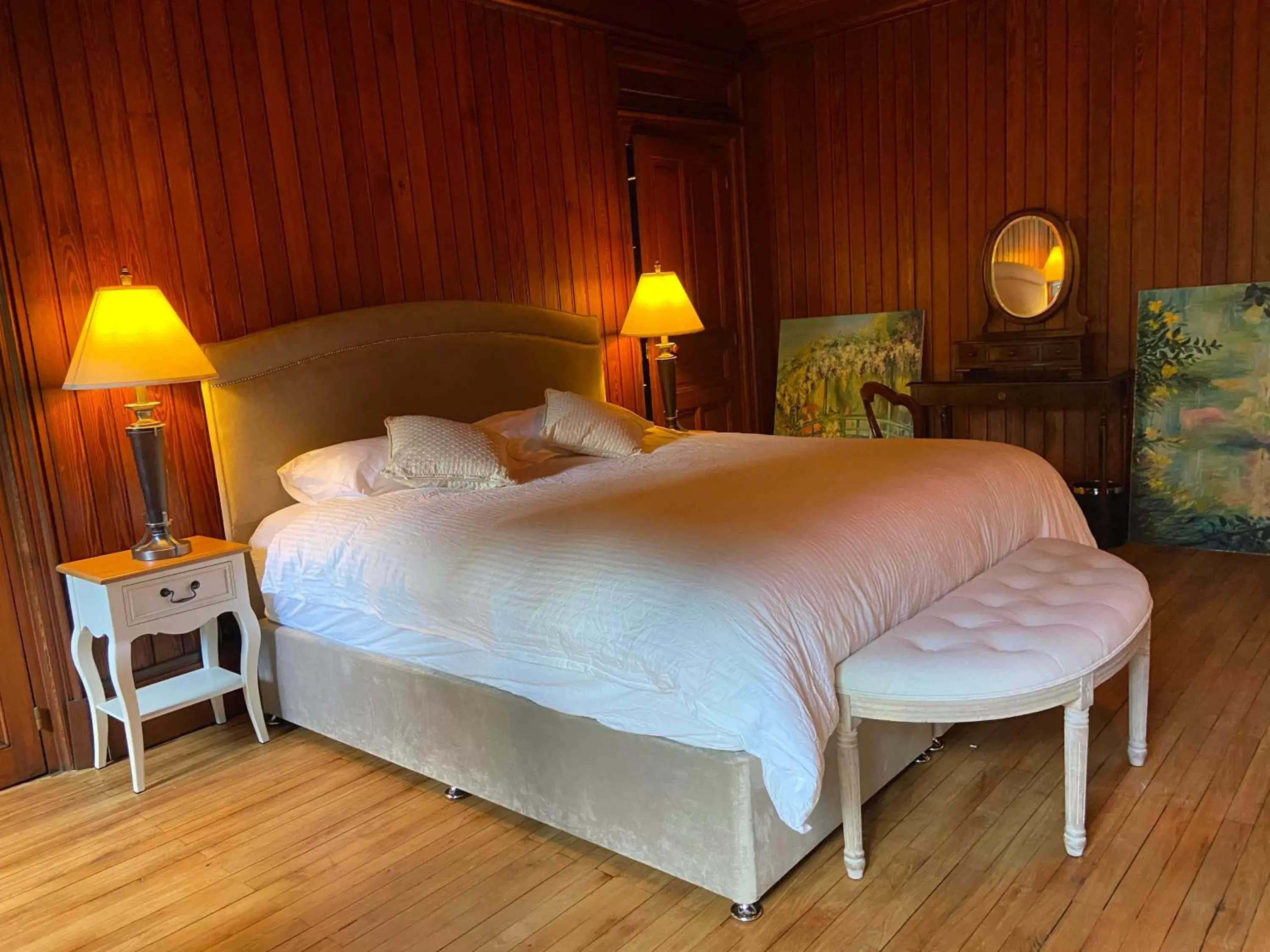 Bed in Château de Corcelle - Chambres et table d'hôtes