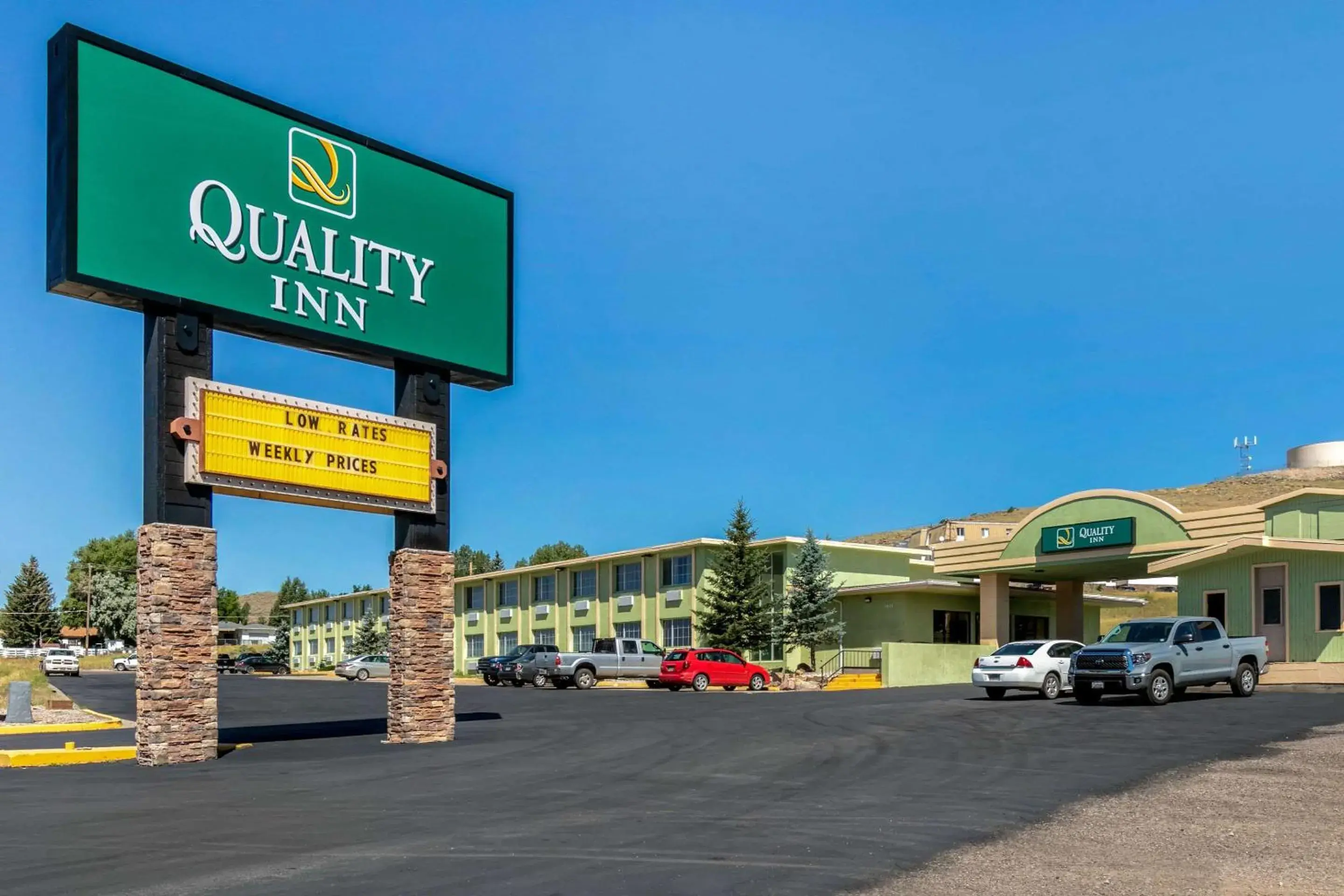 Property building in Quality Inn Rawlins I-80 Property building in Quality Inn Rawlins I-80