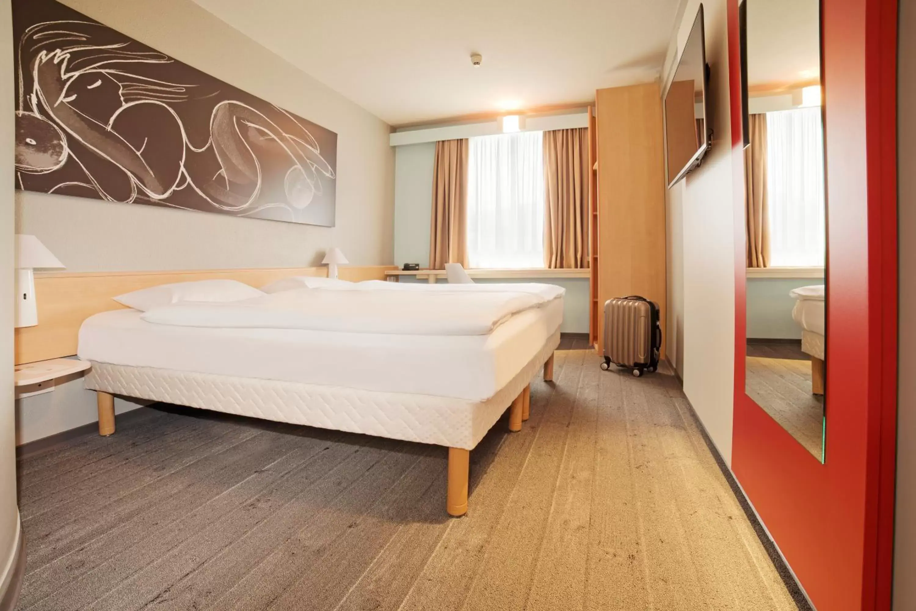 Bed in ibis Jena City