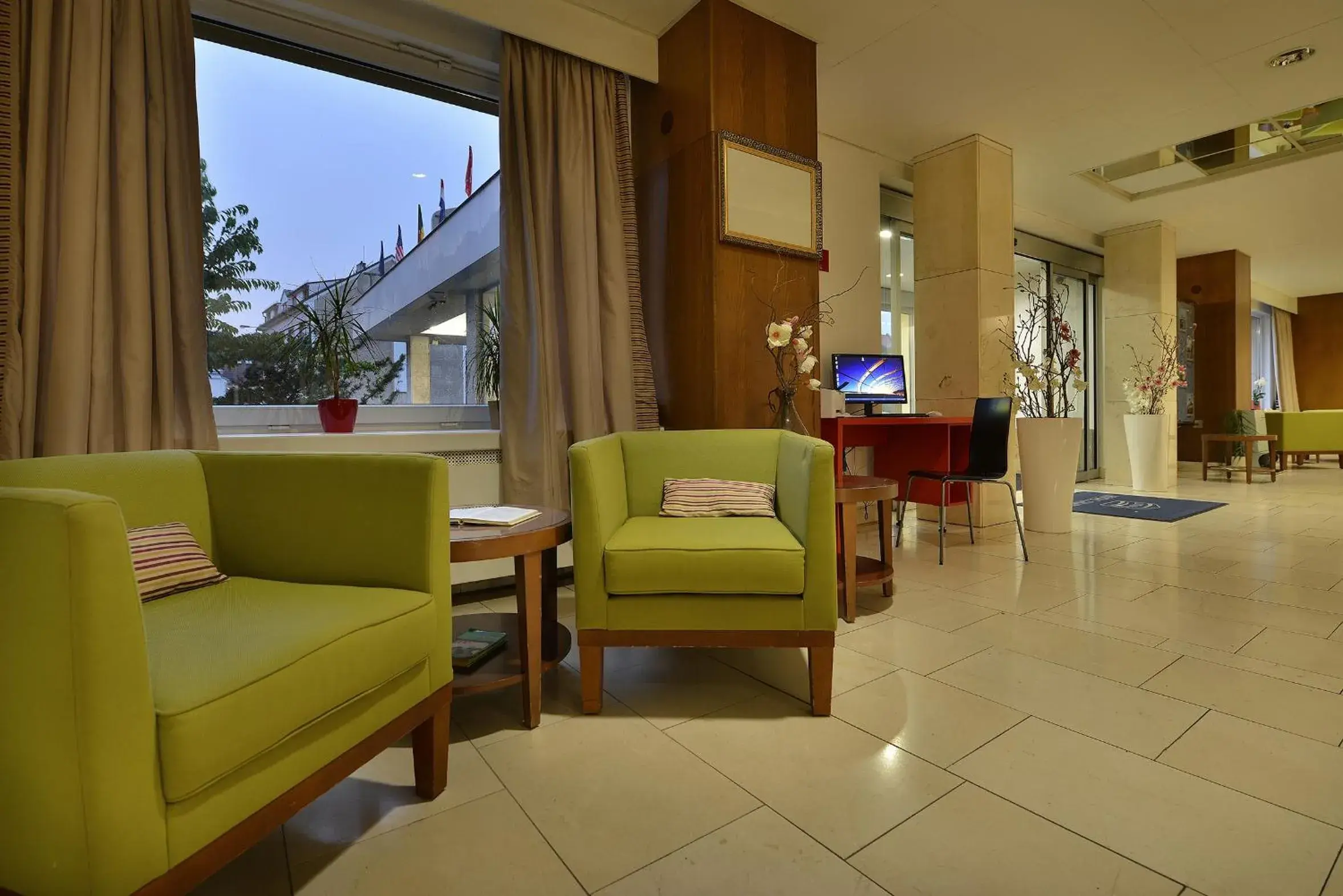 Lobby or reception, Seating Area in Hotel Grand Litava Beroun