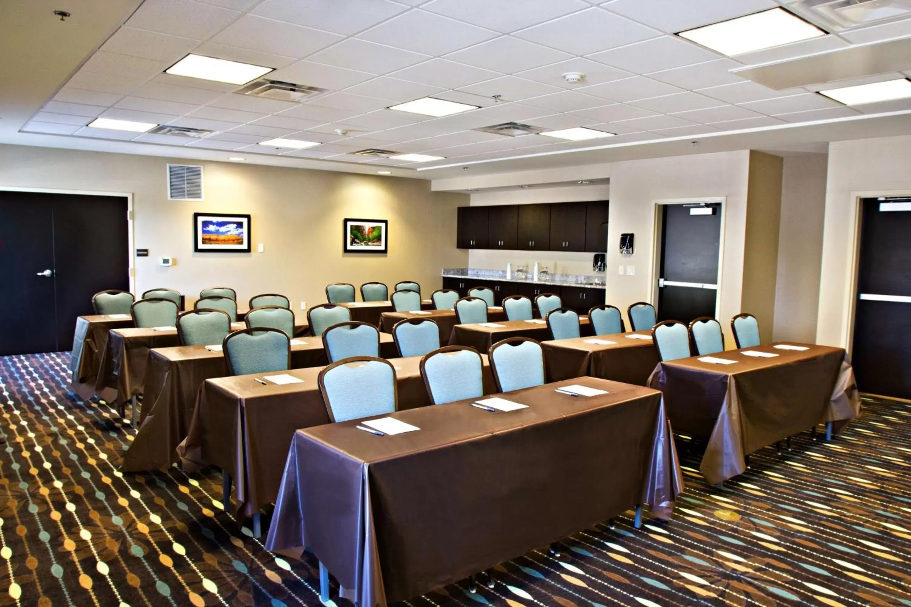 Meeting/conference room in Hampton Inn & Suites Salt Lake City/Farmington
