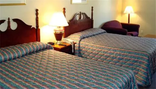 Bedroom, Bed in Days Inn by Wyndham Lafayette Scott
