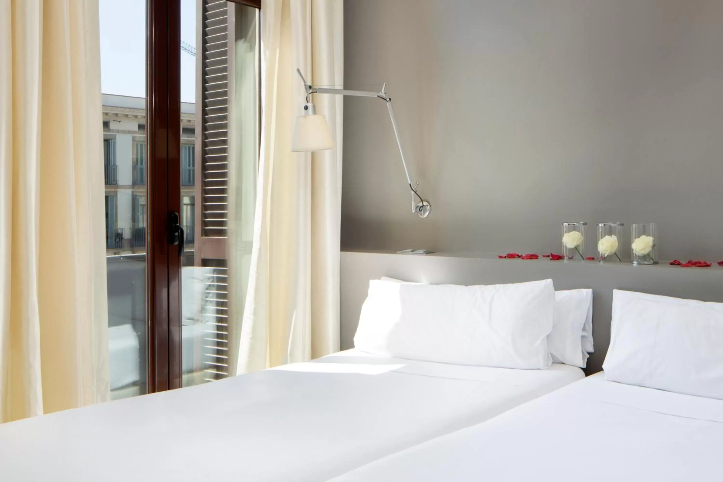 Comfort Cool Room with Ramblas View in Hotel Ramblas Internacional