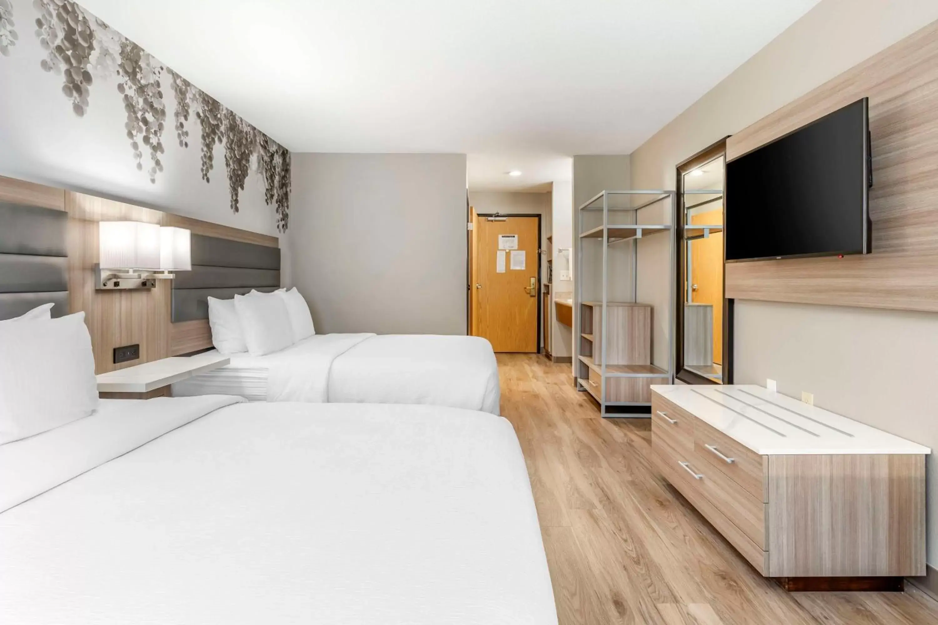 Bedroom, Bed in Best Western Plus Vineyard Inn