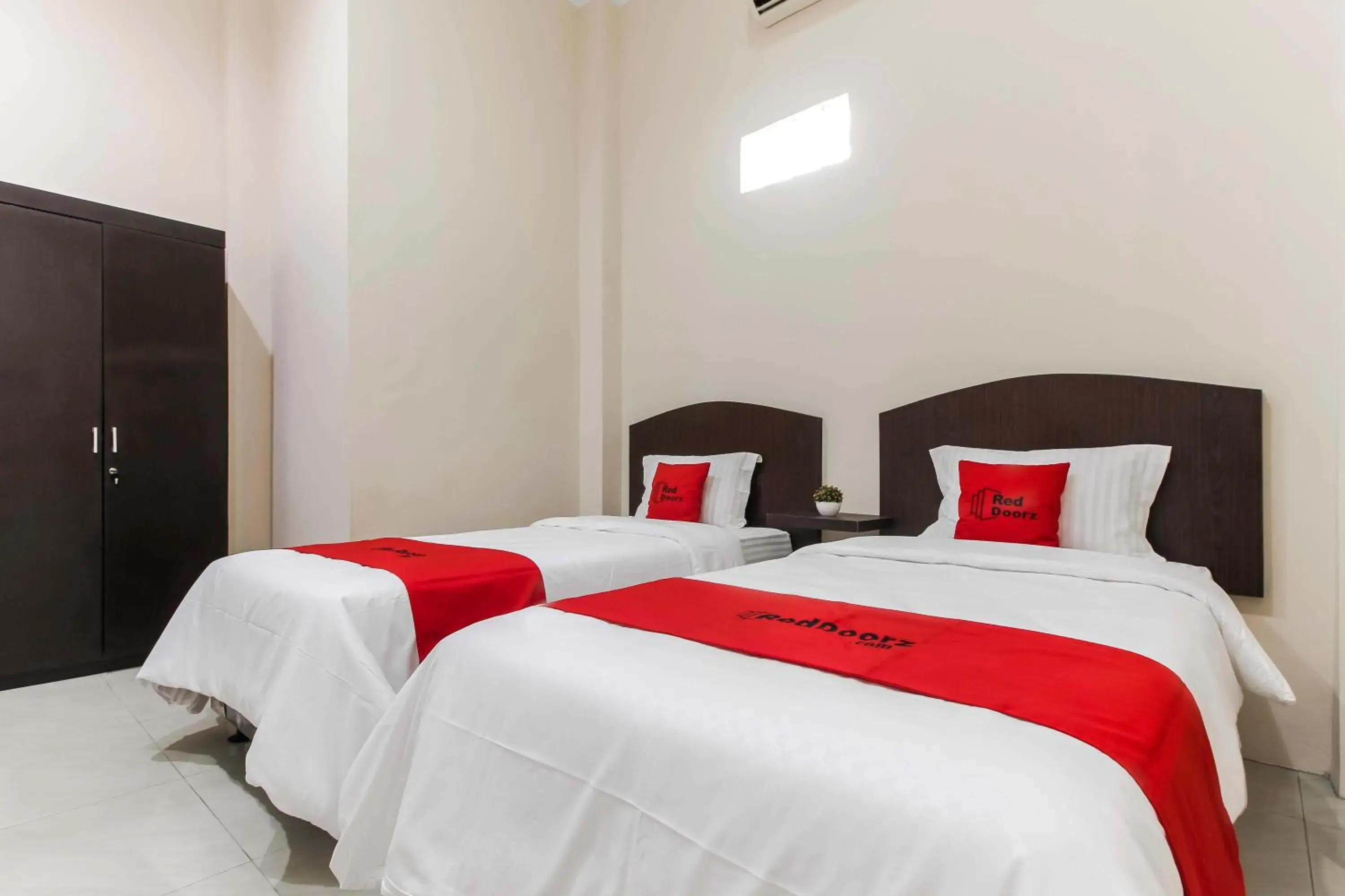 Bedroom, Bed in RedDoorz @ Ralica Grand Palladium Medan