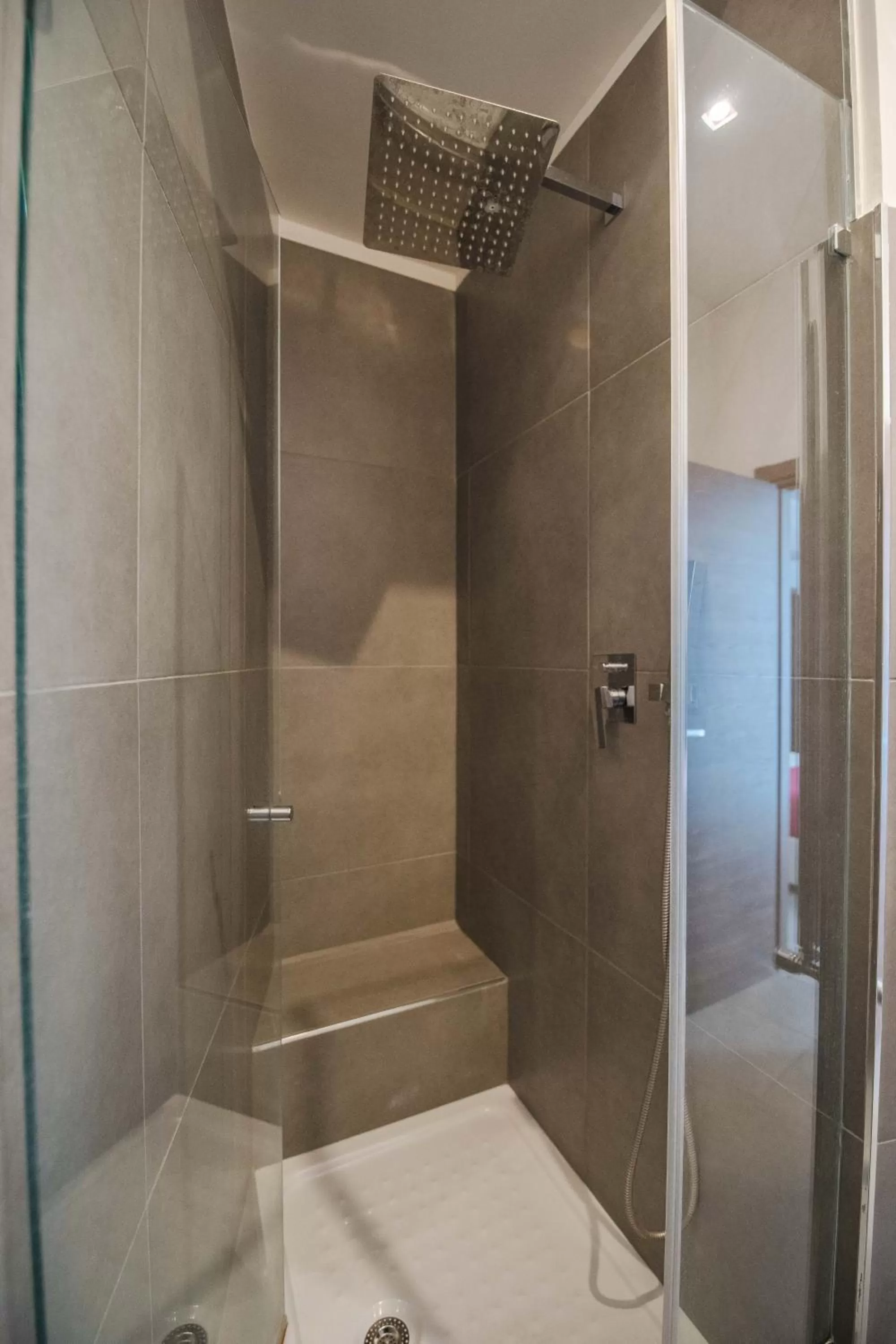 Shower, Bathroom in Arco Dei Pinto