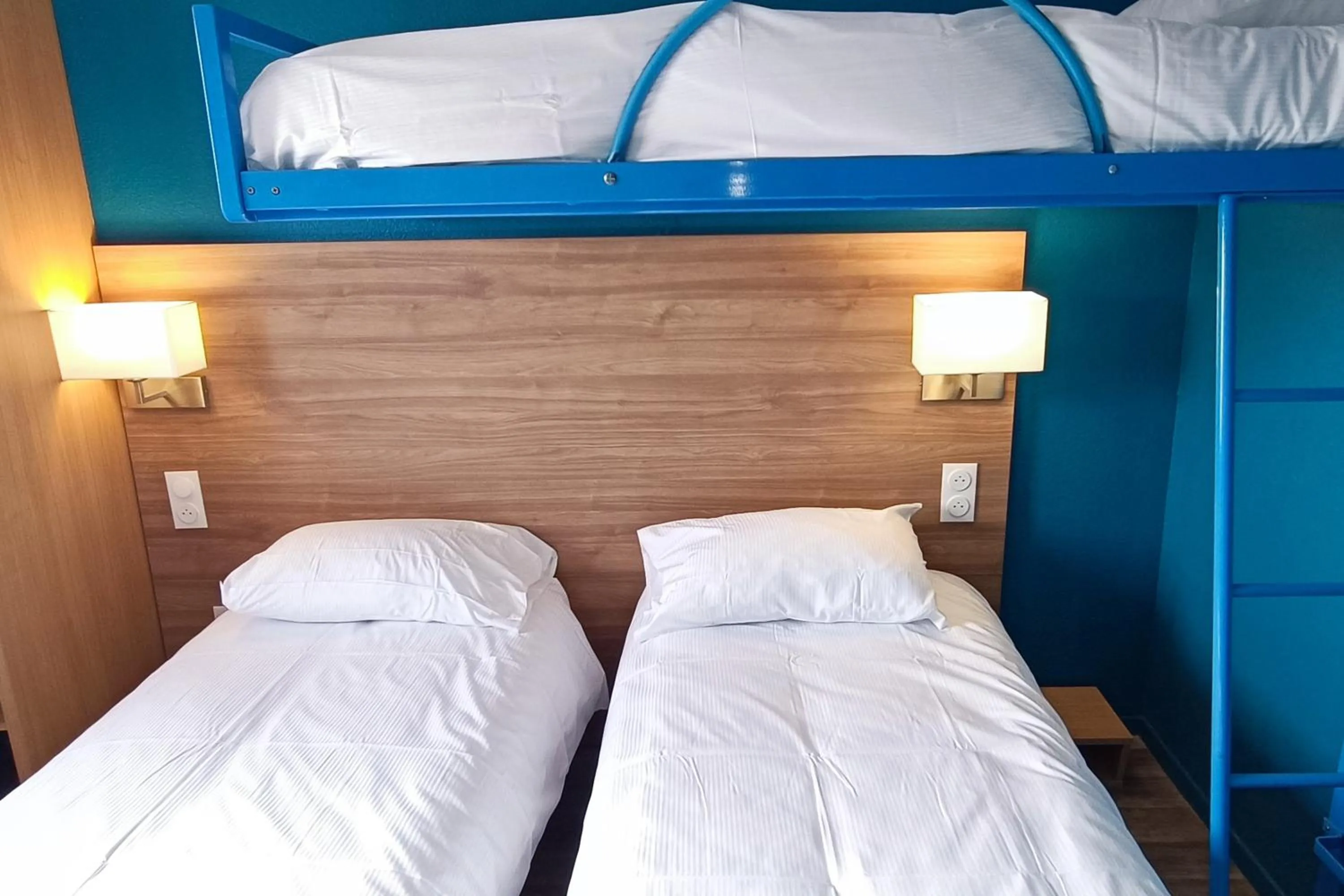 Bed in The Originals Access, Hôtel les Iris, Berck-sur-Mer