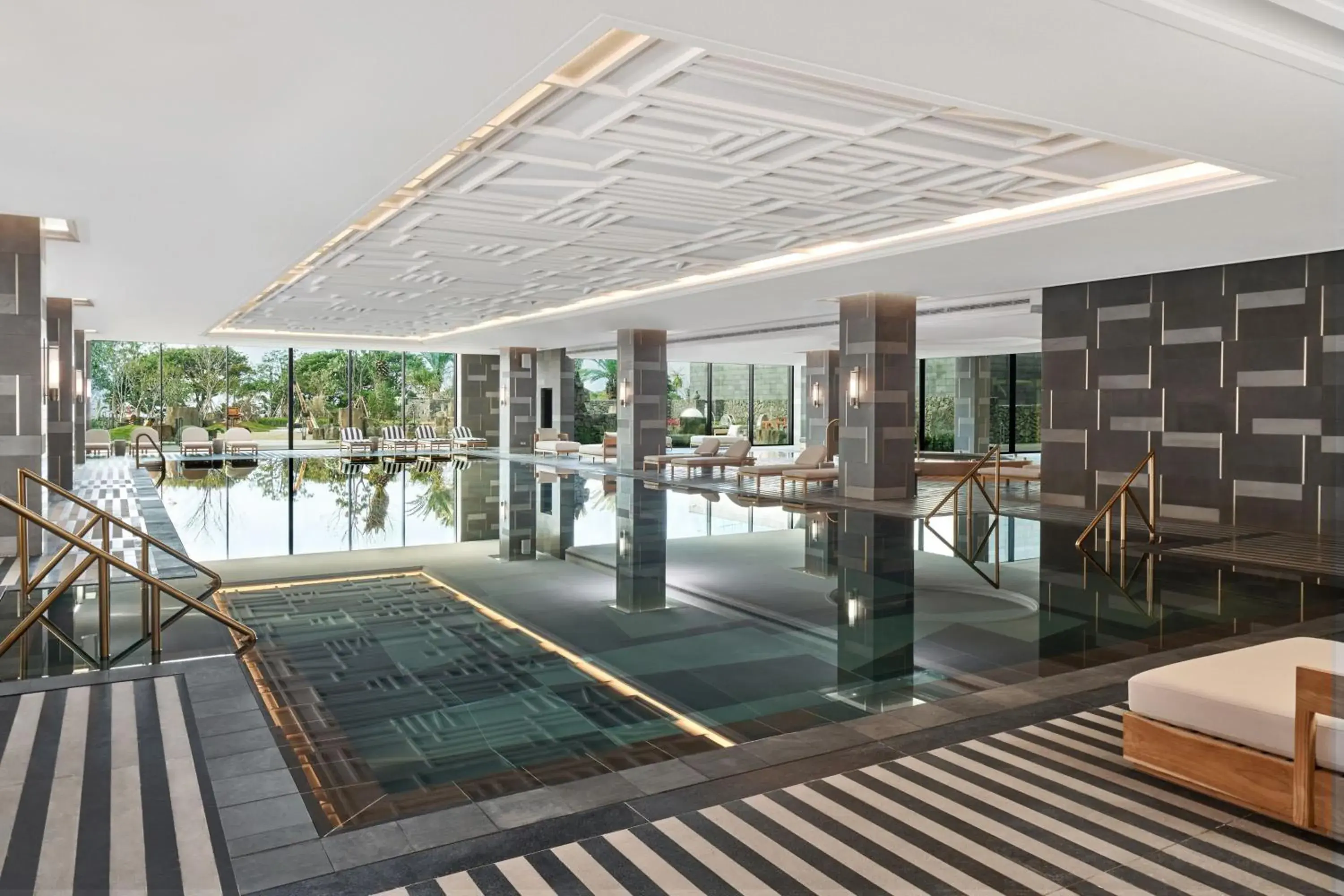 Swimming pool in JW Marriott Jeju Resort & Spa