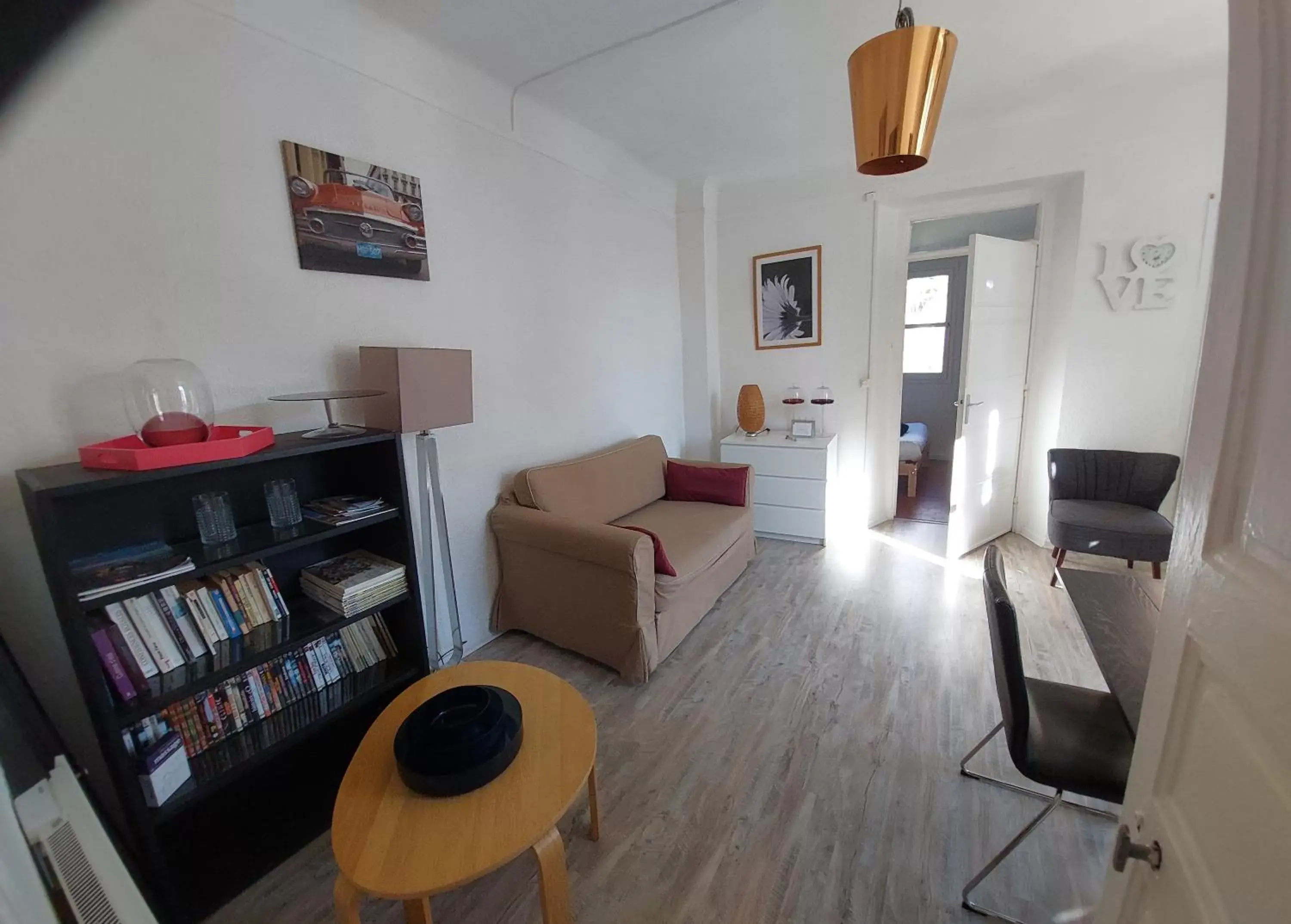 Library, Seating Area in Gambetta Apartments