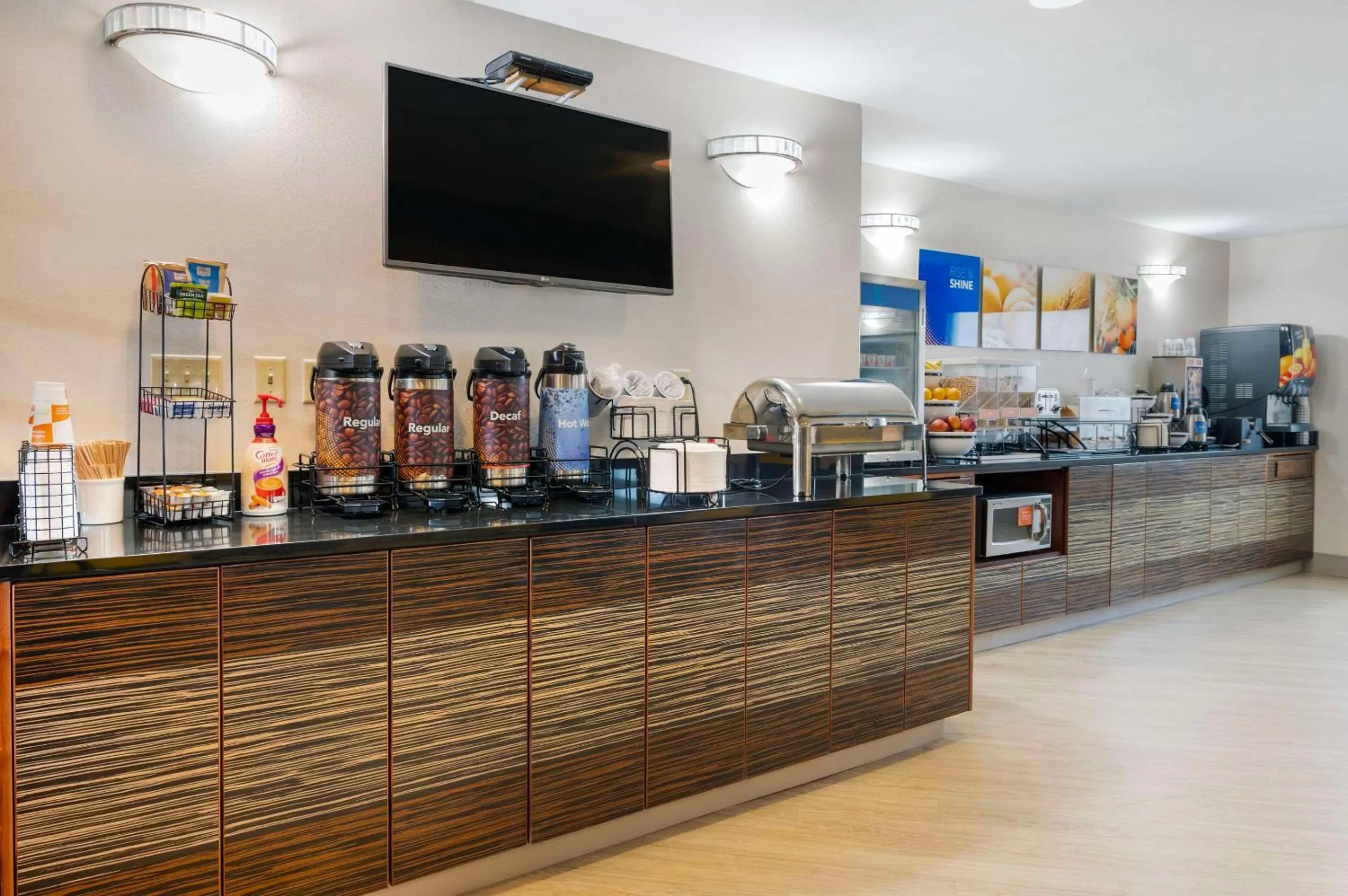 Coffee/tea facilities in Comfort Inn Edinburgh - Columbus