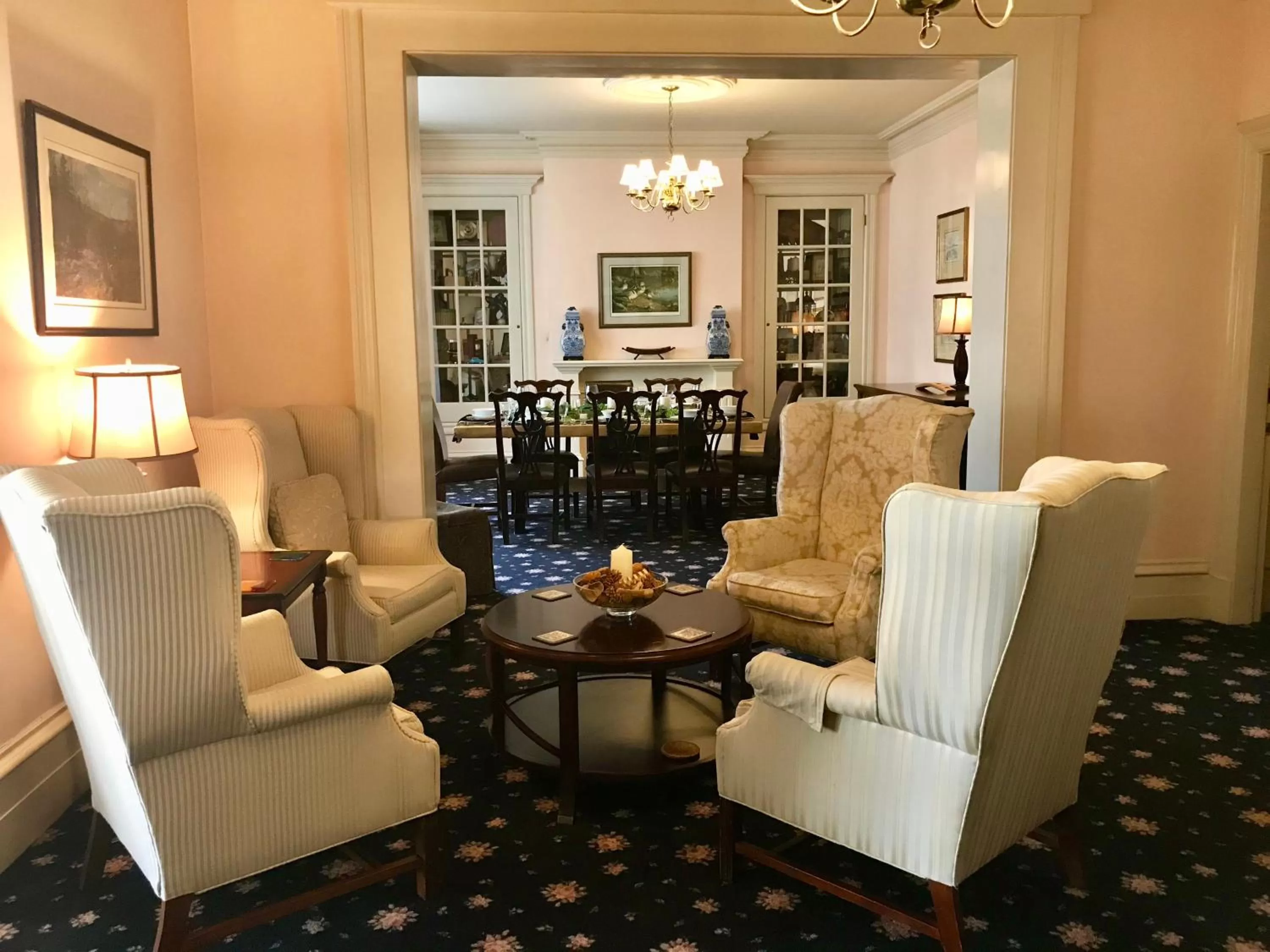 Living room in Tattingstone Inn