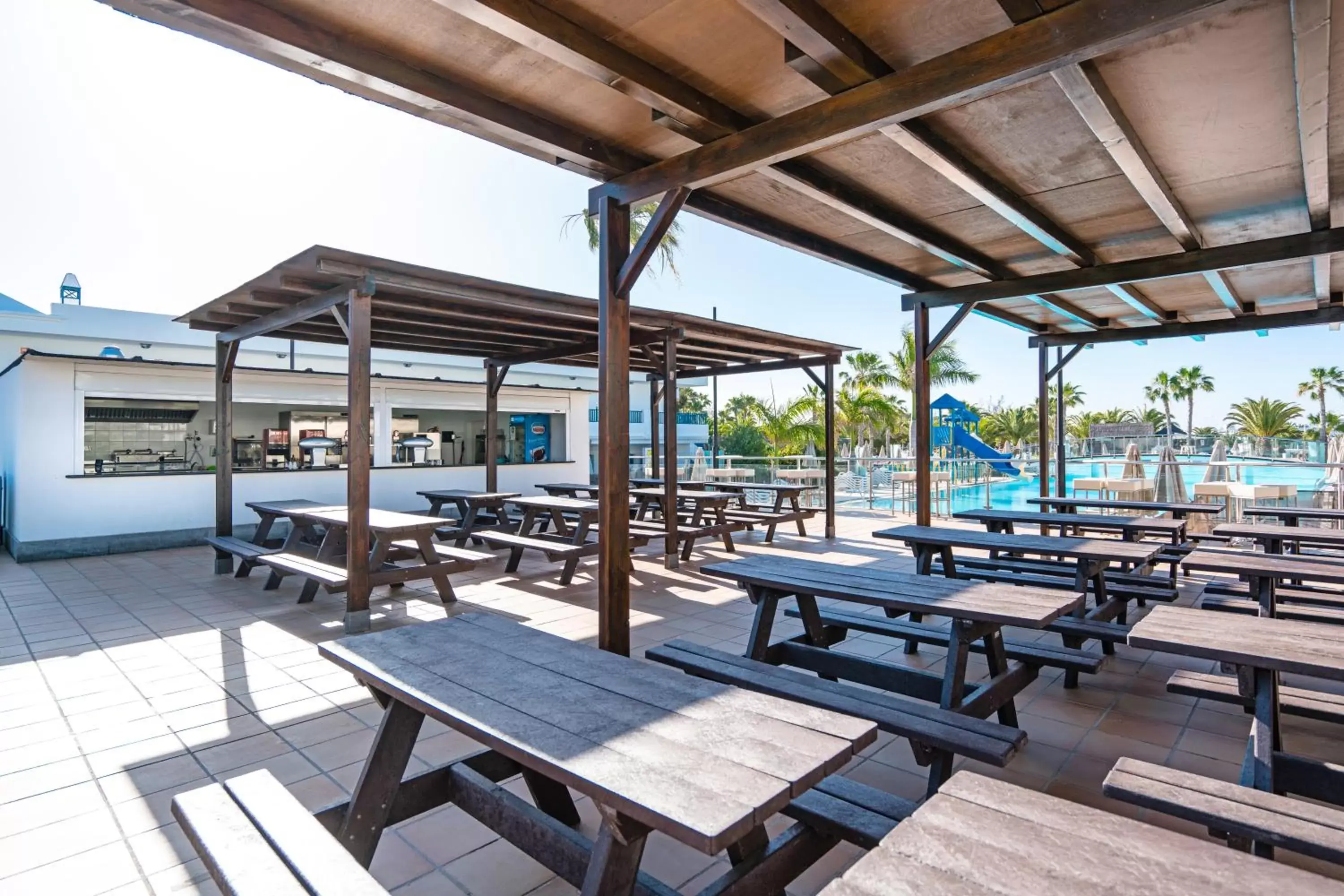 Lounge or bar, Restaurant/Places to Eat in THB Tropical Island