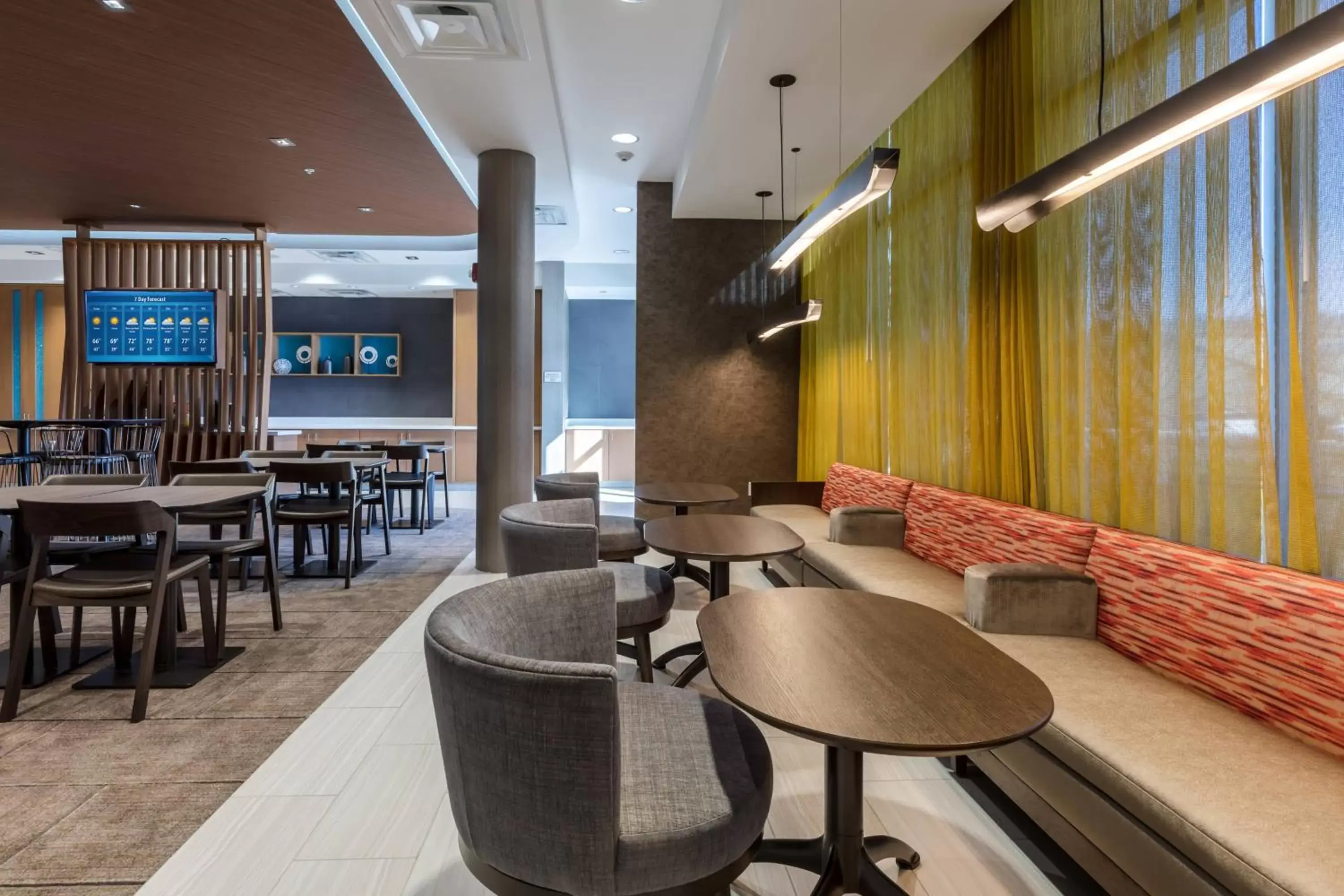 Restaurant/places to eat, Lounge/Bar in SpringHill Suites by Marriott Columbia