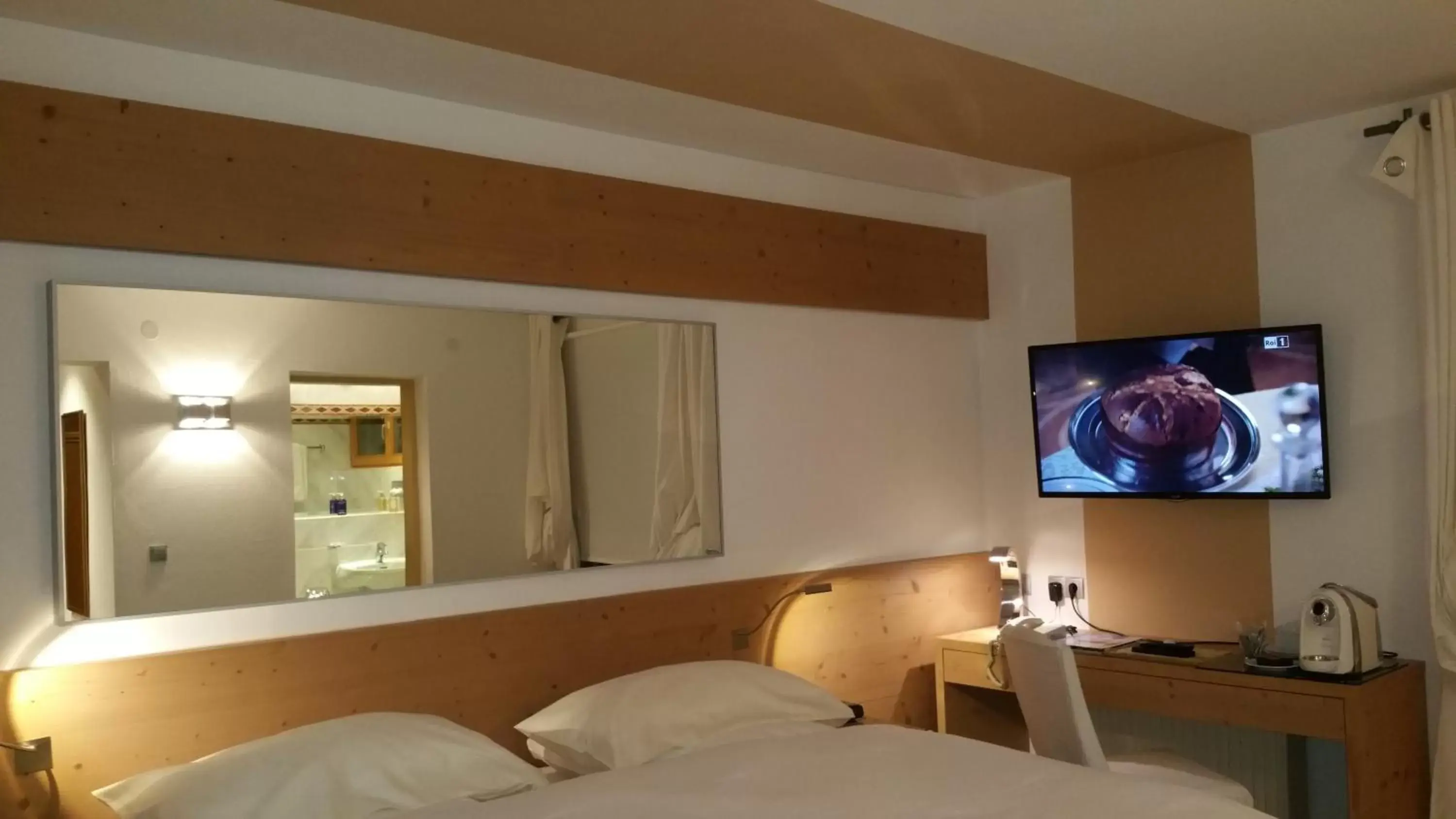 Superior Double Room with Balcony in Hotel Vergeiner