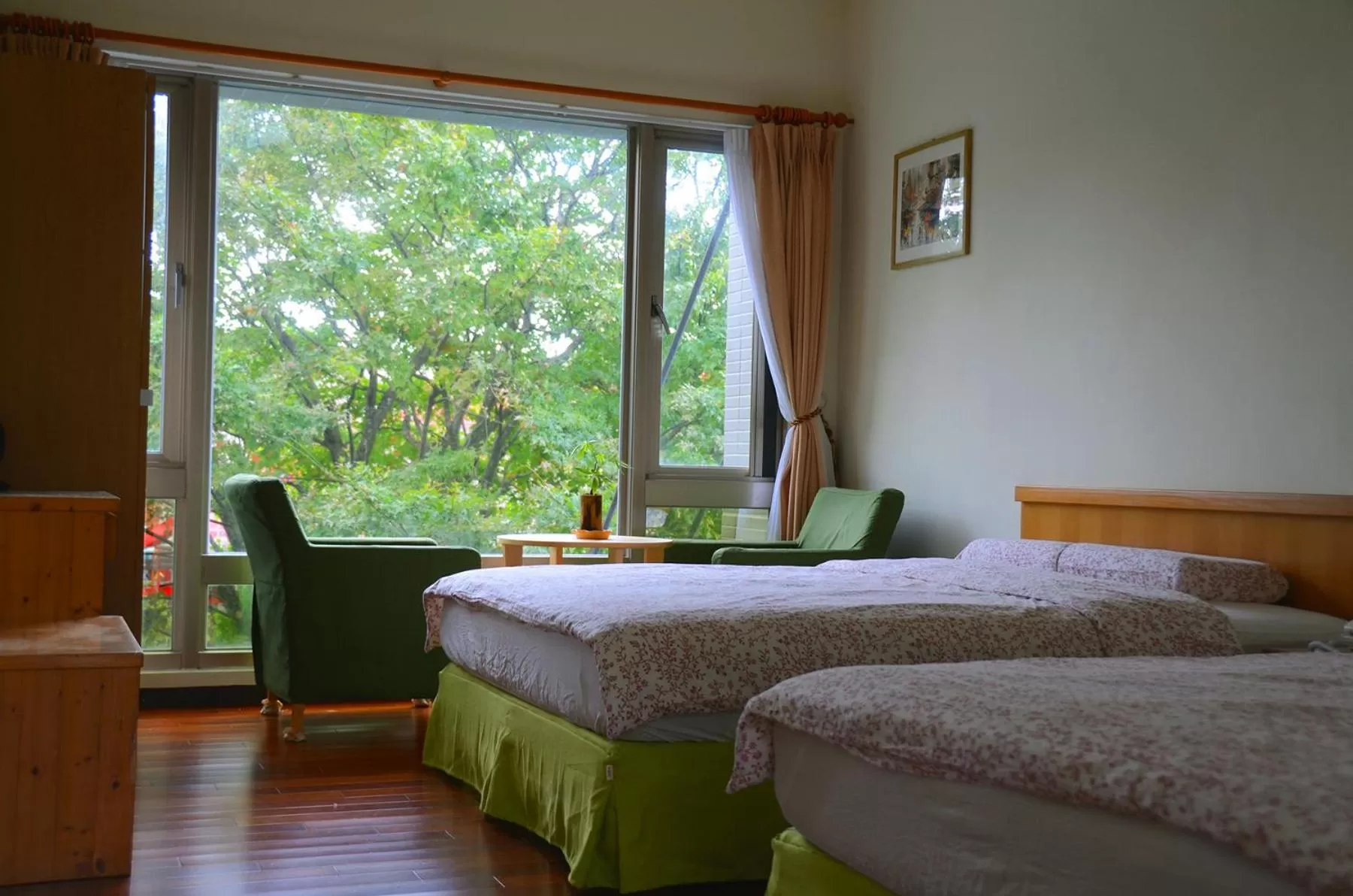 Bed in Rainbow Bridge B&B