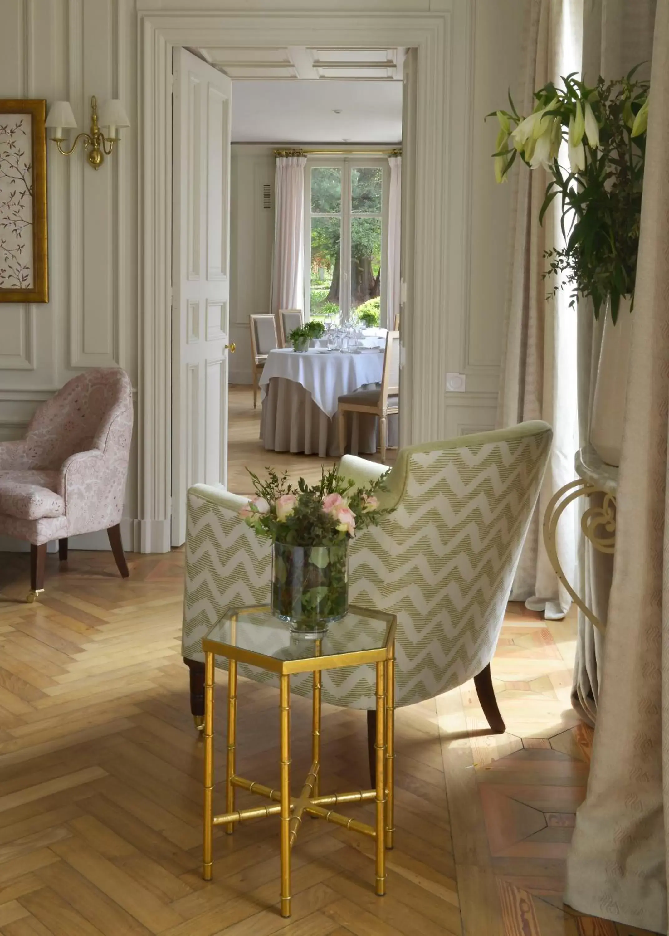 Living room, Seating Area in Chateau La Cheneviere