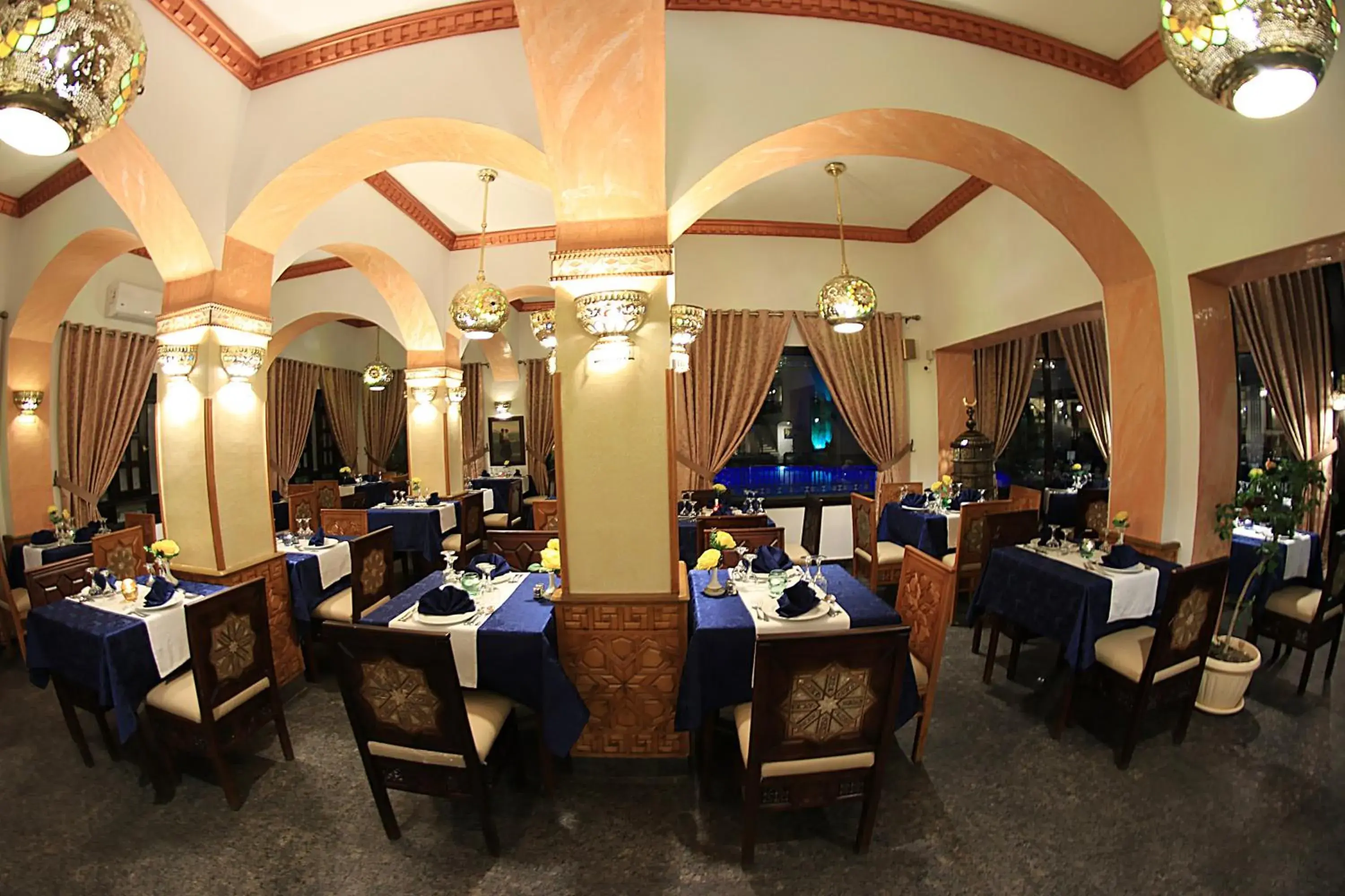 Restaurant/Places to Eat in Oriental Rivoli Hotel & Spa