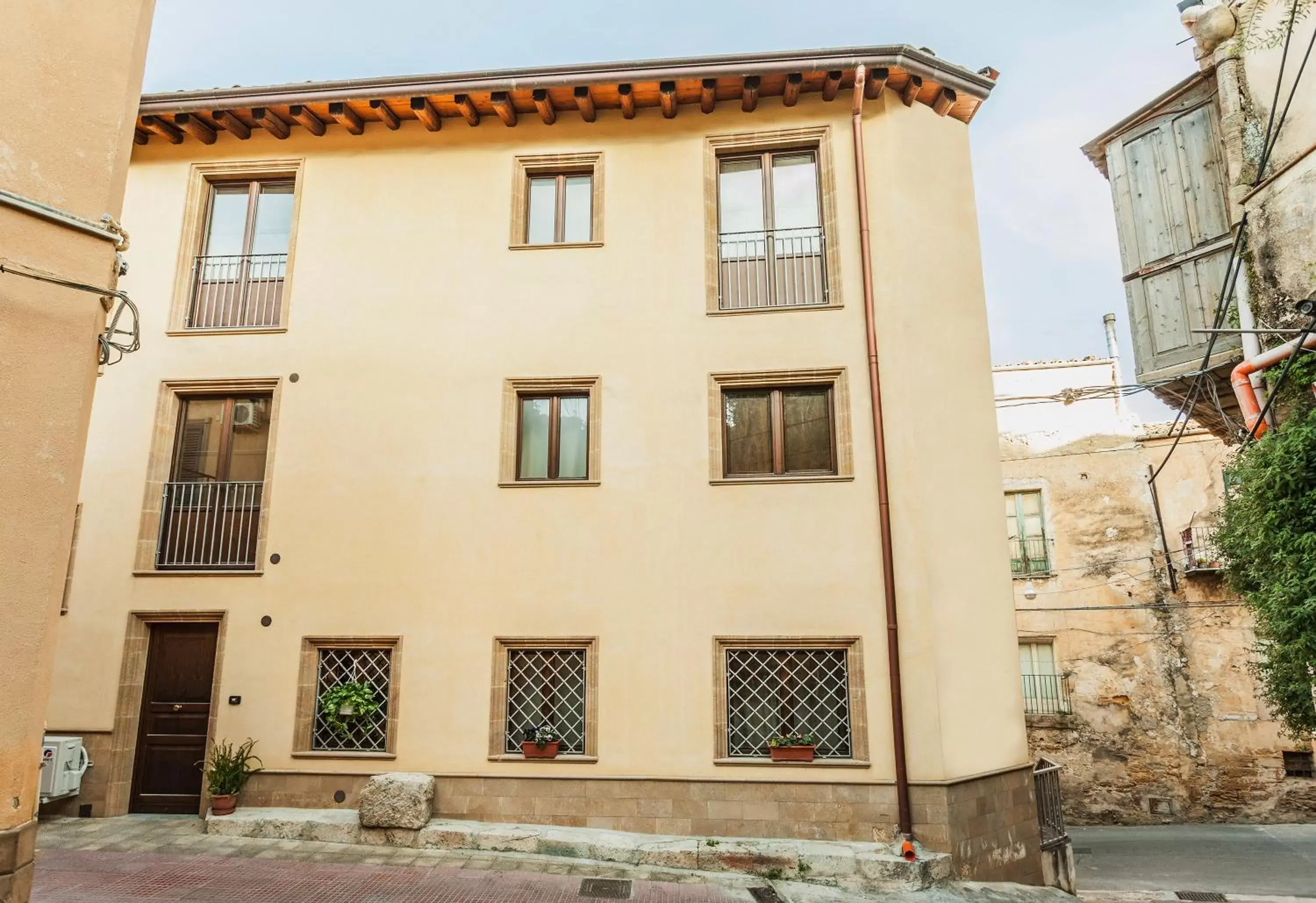 Facade/entrance, Property Building in B&B Palazzo Bibirria