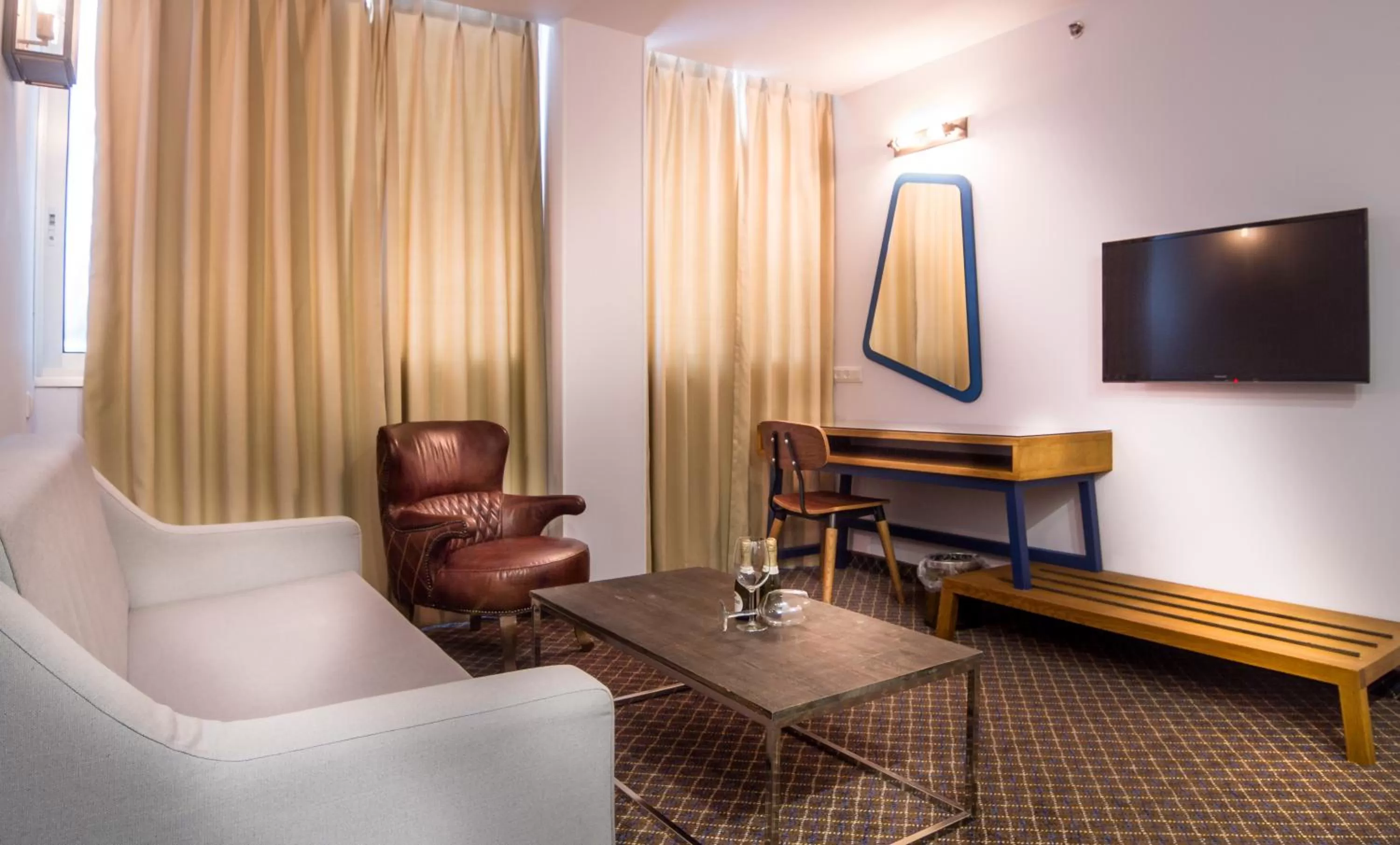 Junior Suite in Embassy Hotel Tel Aviv