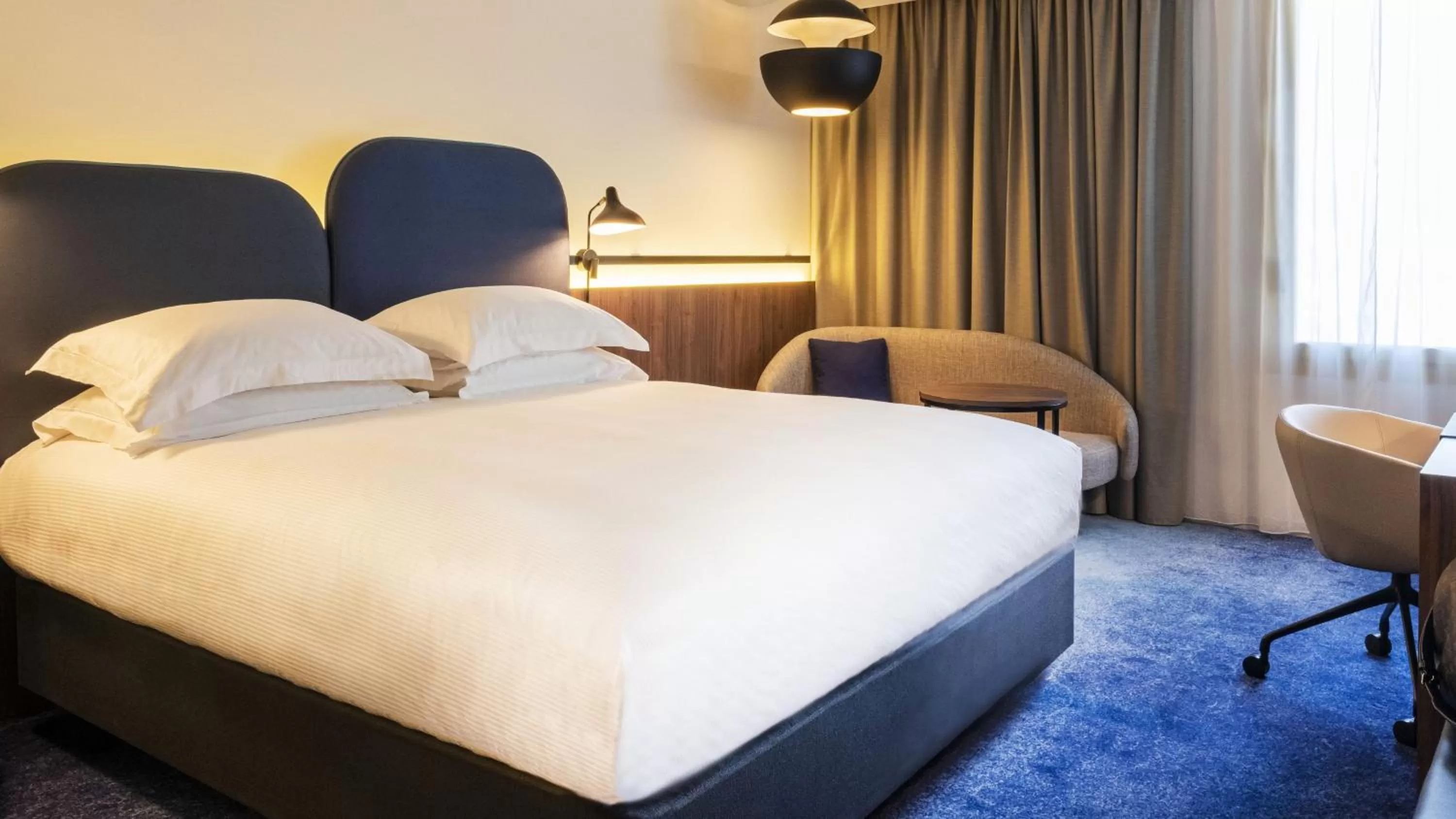 Photo of the whole room, Bed in Crowne Plaza - Nice - Grand Arenas by IHG