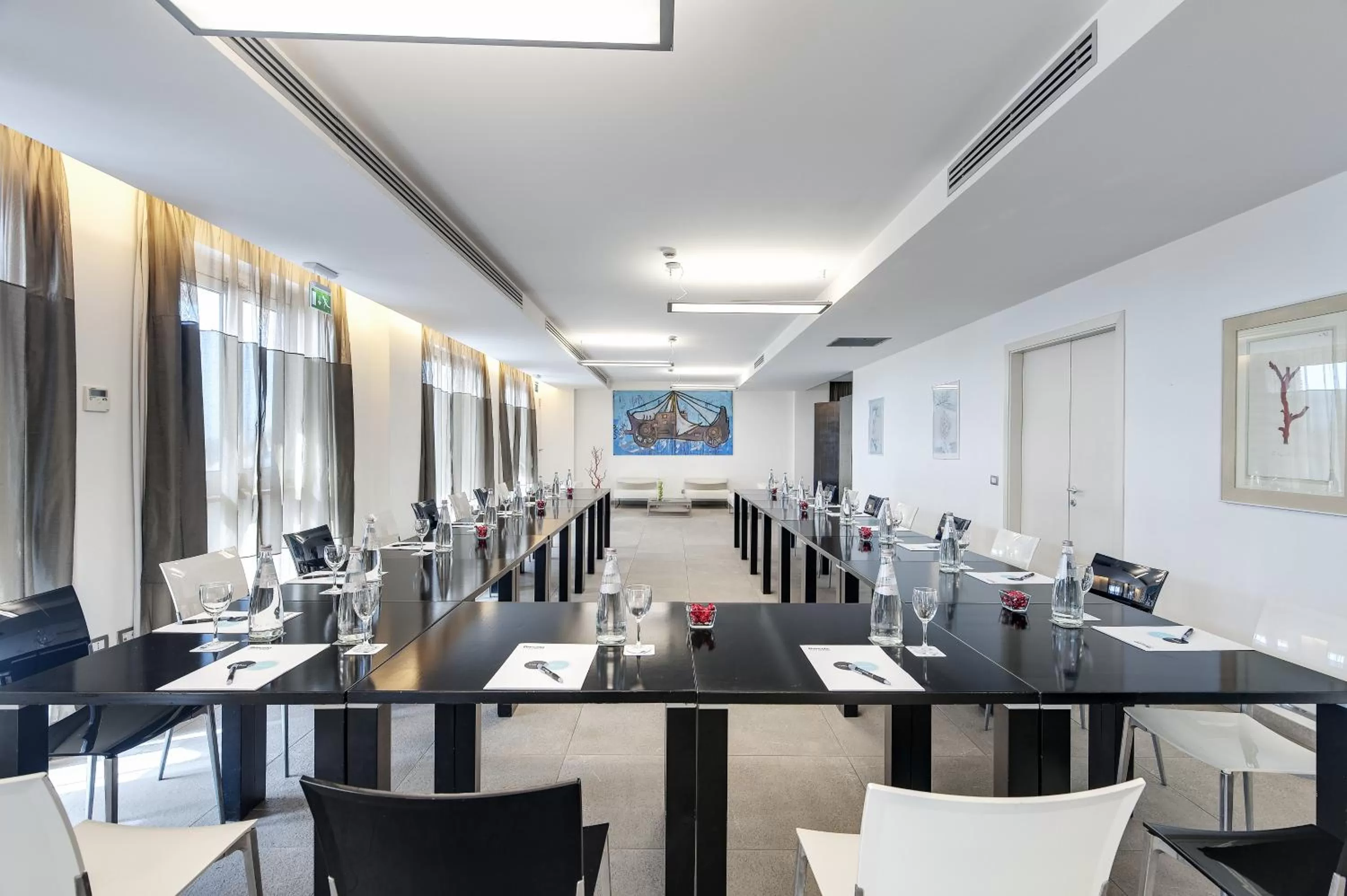 Business facilities in Smy Aran Blu Roma Mare