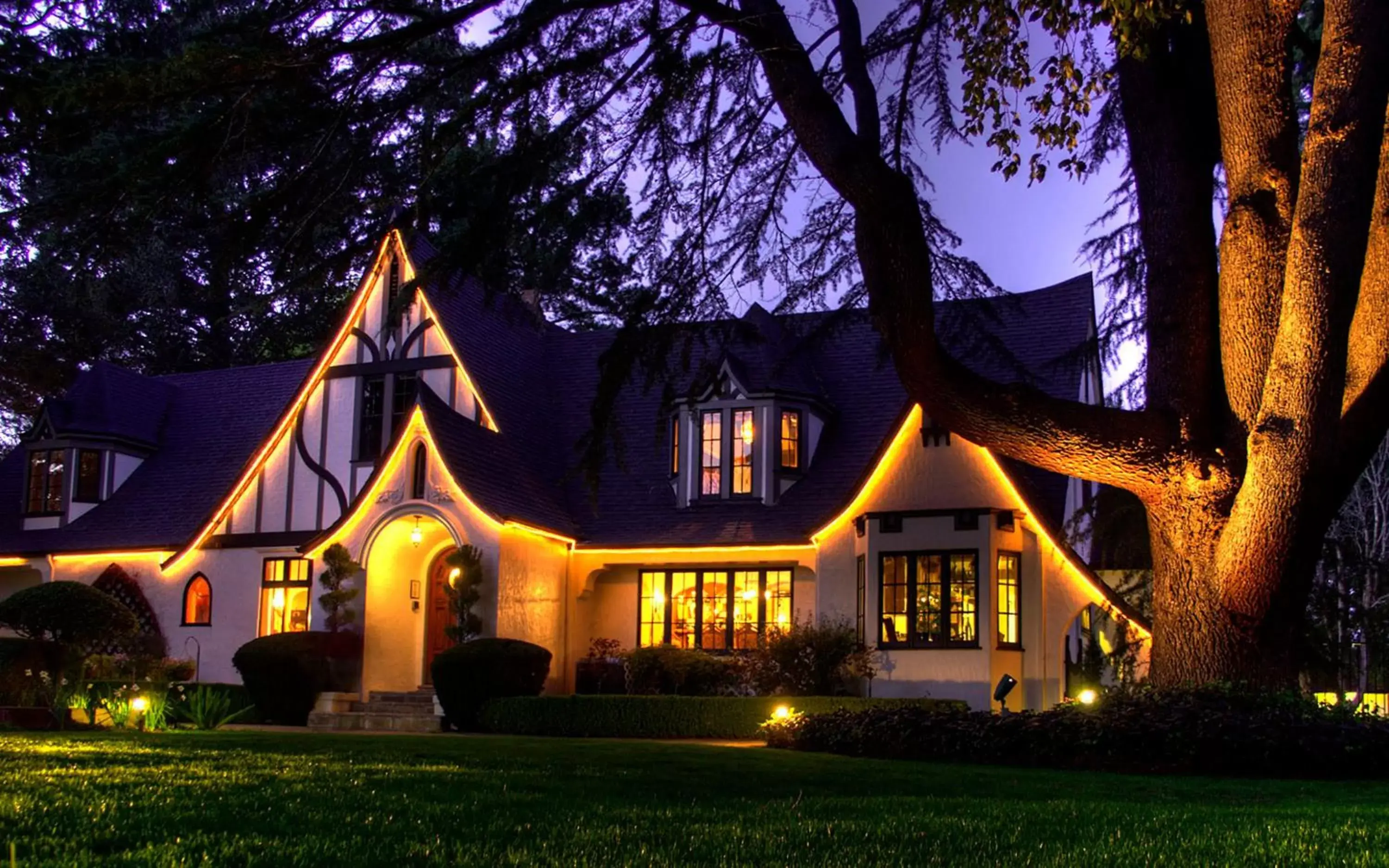 Facade/entrance, Property Building in Candlelight Inn Napa Valley