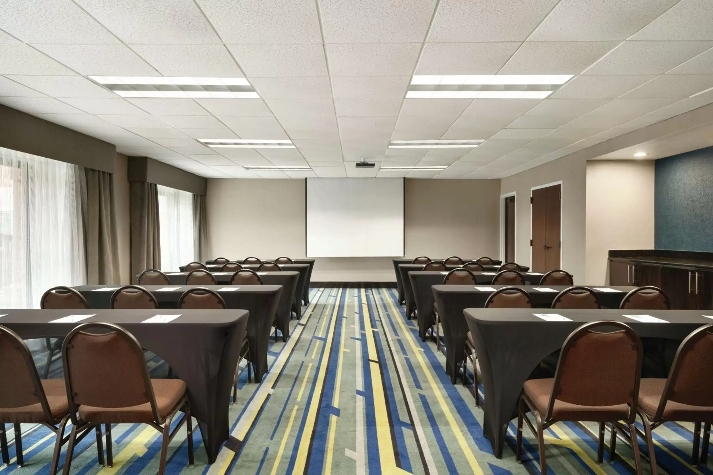 Meeting/conference room in Hampton Inn Atlanta-Stone Mountain