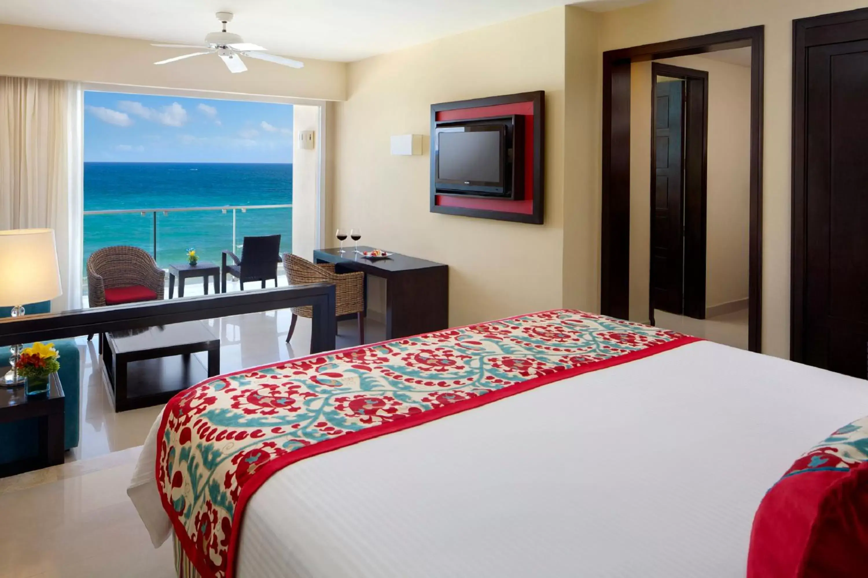Bedroom, Bed in Dreams Jade Resort & Spa - All Inclusive Bedroom, Bed in Dreams Jade Resort & Spa - All Inclusive