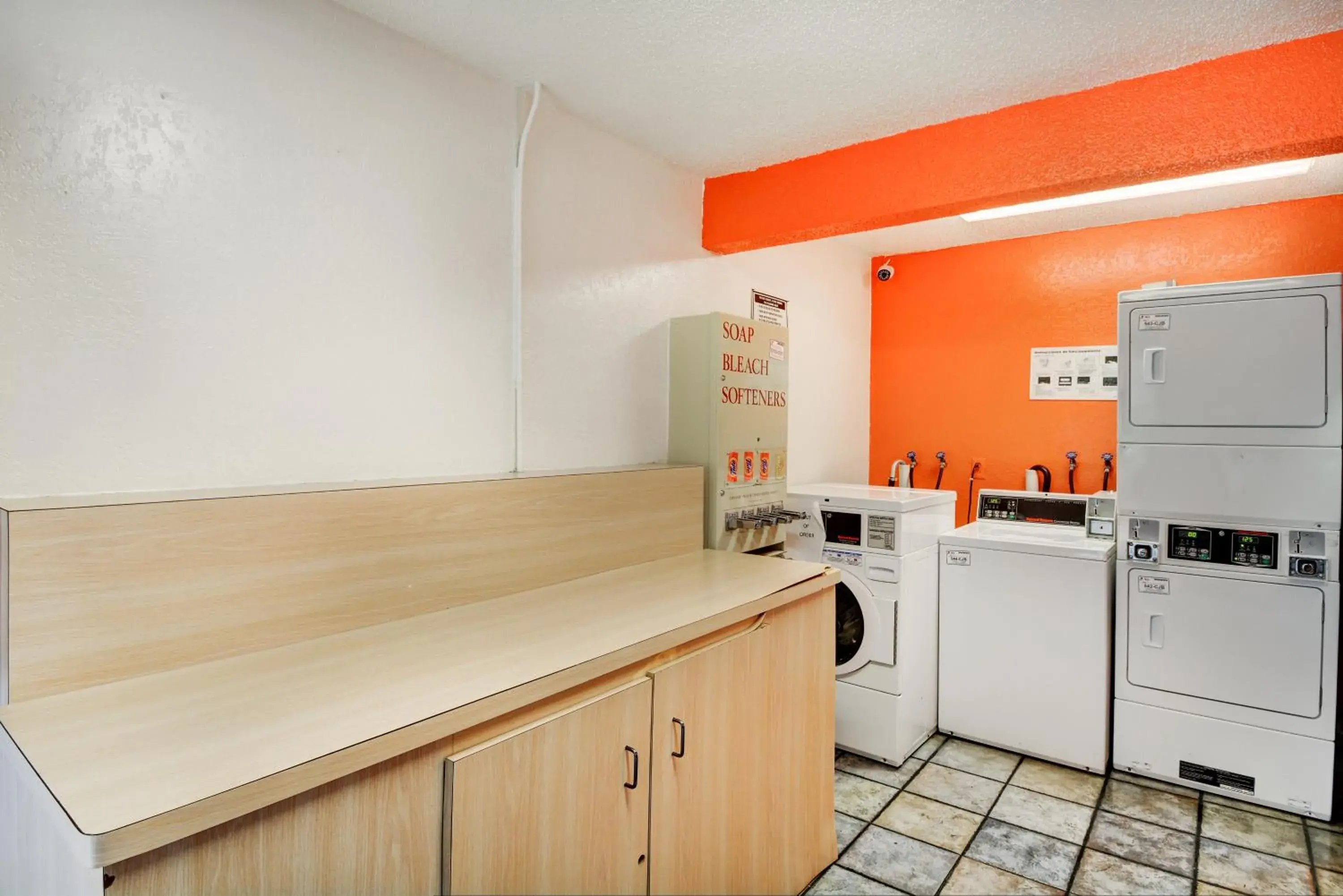 Area and facilities, Kitchen/Kitchenette in Motel 6-Southington, CT - Hartford