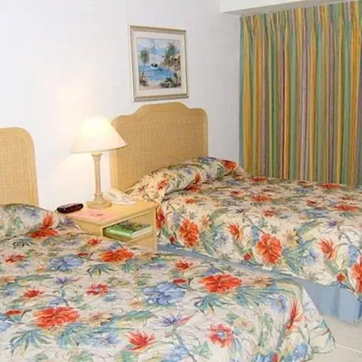 Photo of the whole room, Bed in Castaways Resort & Suites Grand Bahama Island