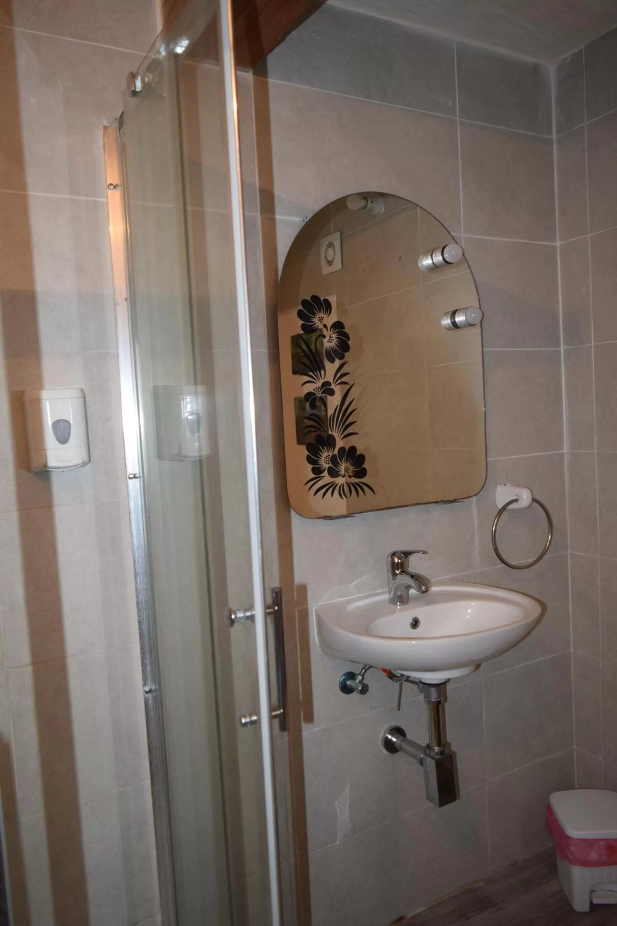 Bathroom in St George of Lydda B&B