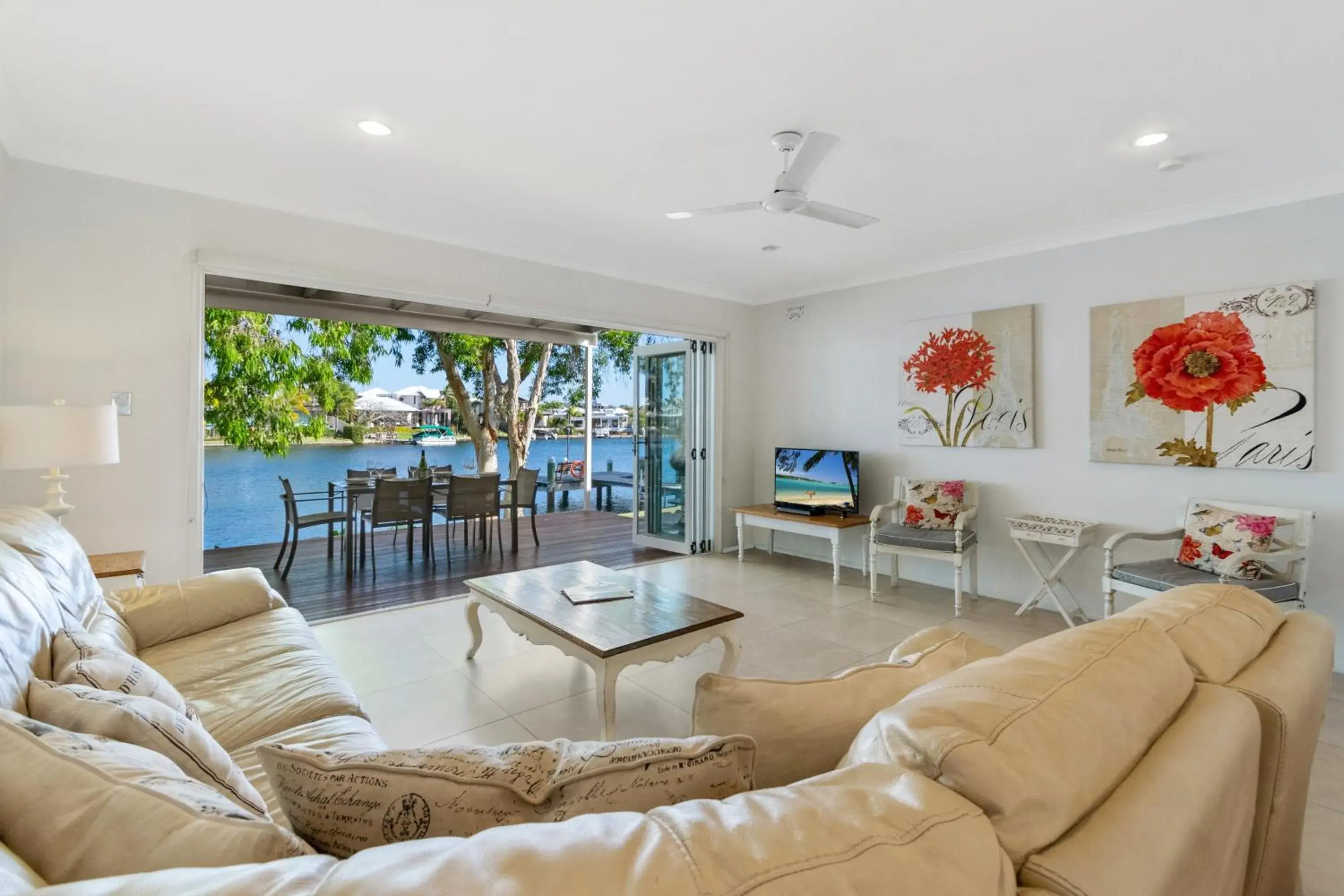 Seating Area in Noosa Entrance Waterfront Resort