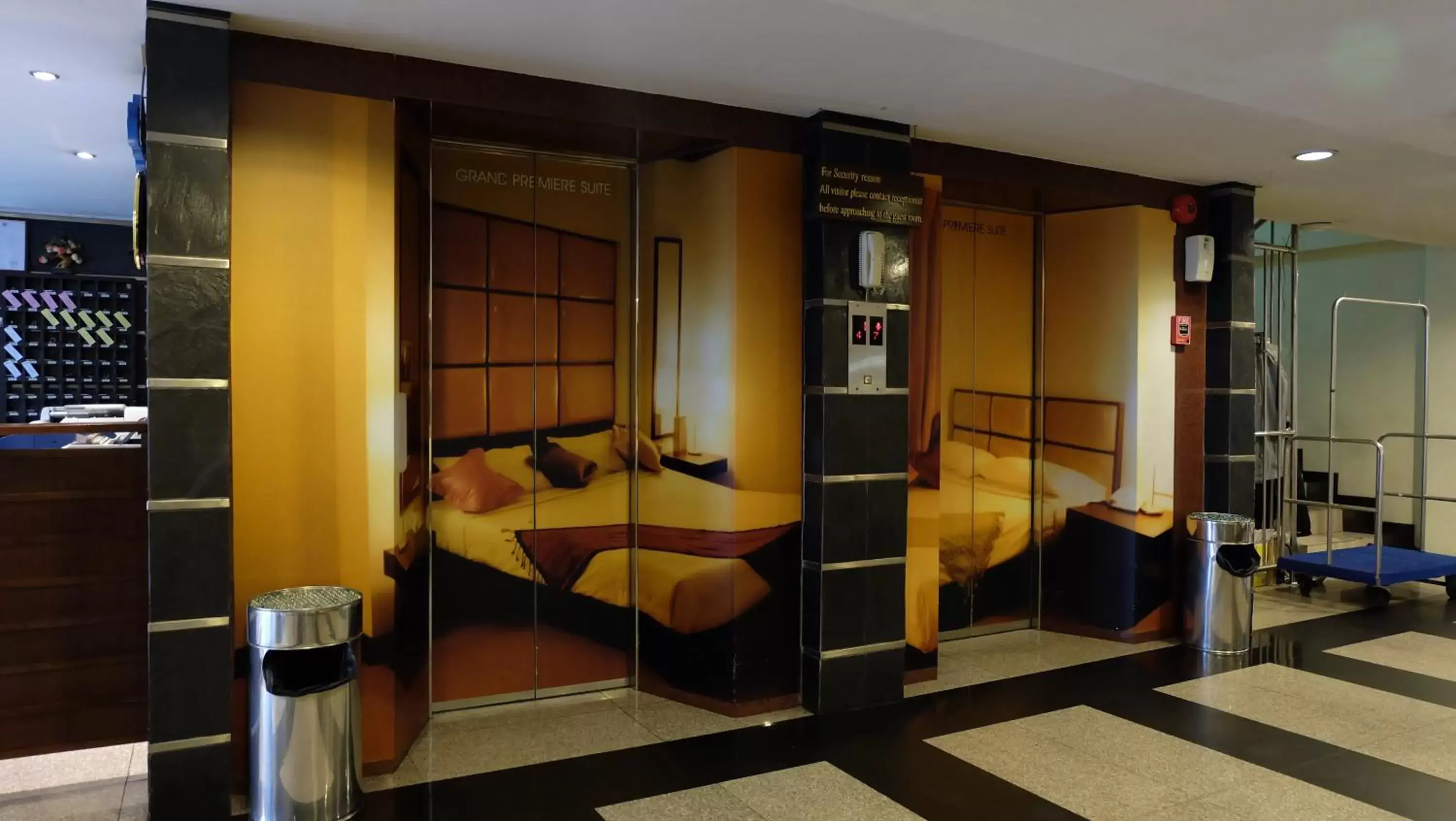 elevator in Grand Business Inn