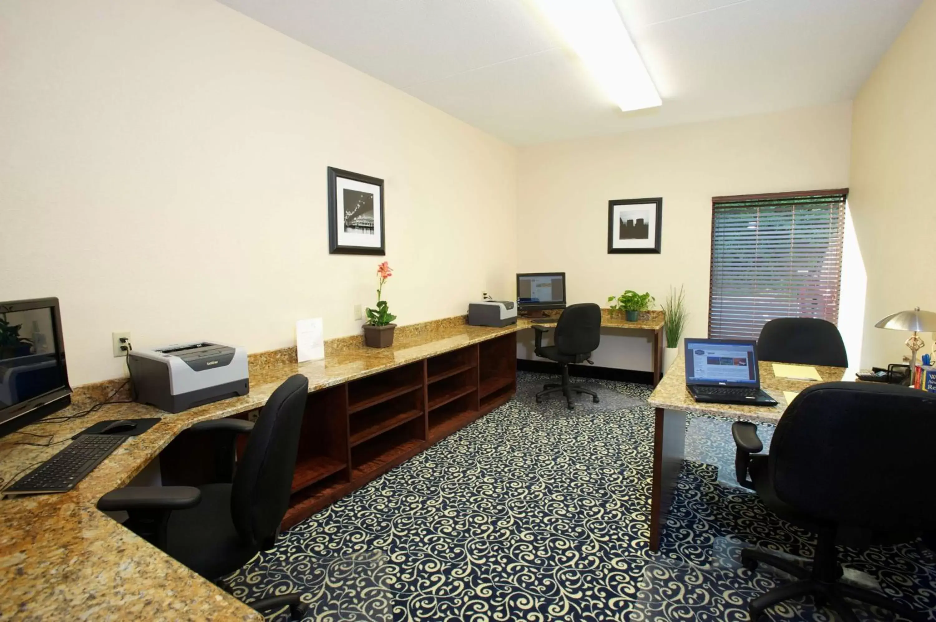 Business facilities, Seating Area in Hampton Inn Pittsburgh Greentree