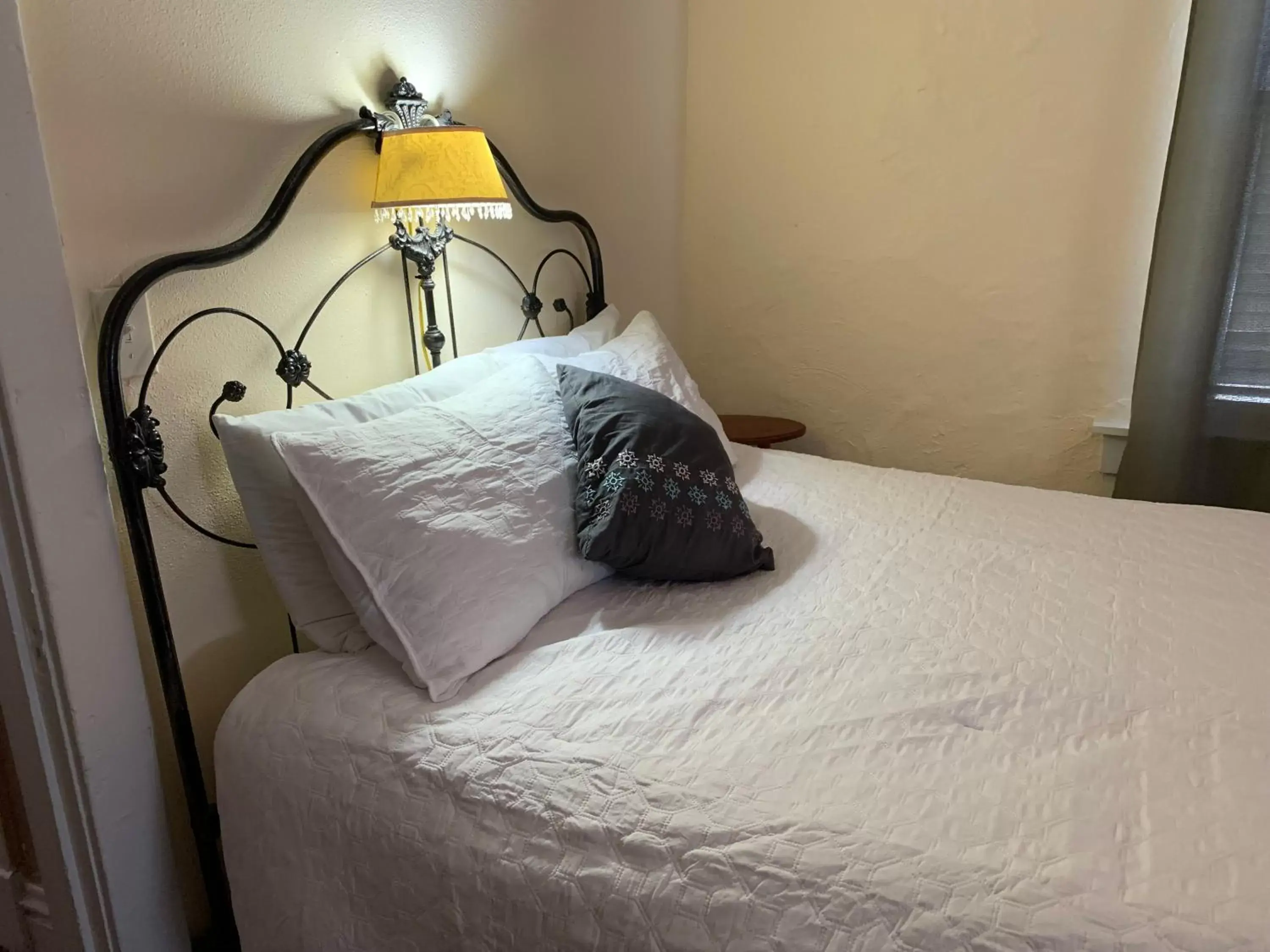 Queen Suite in Hotel Whiting Queen Suite in Hotel Whiting