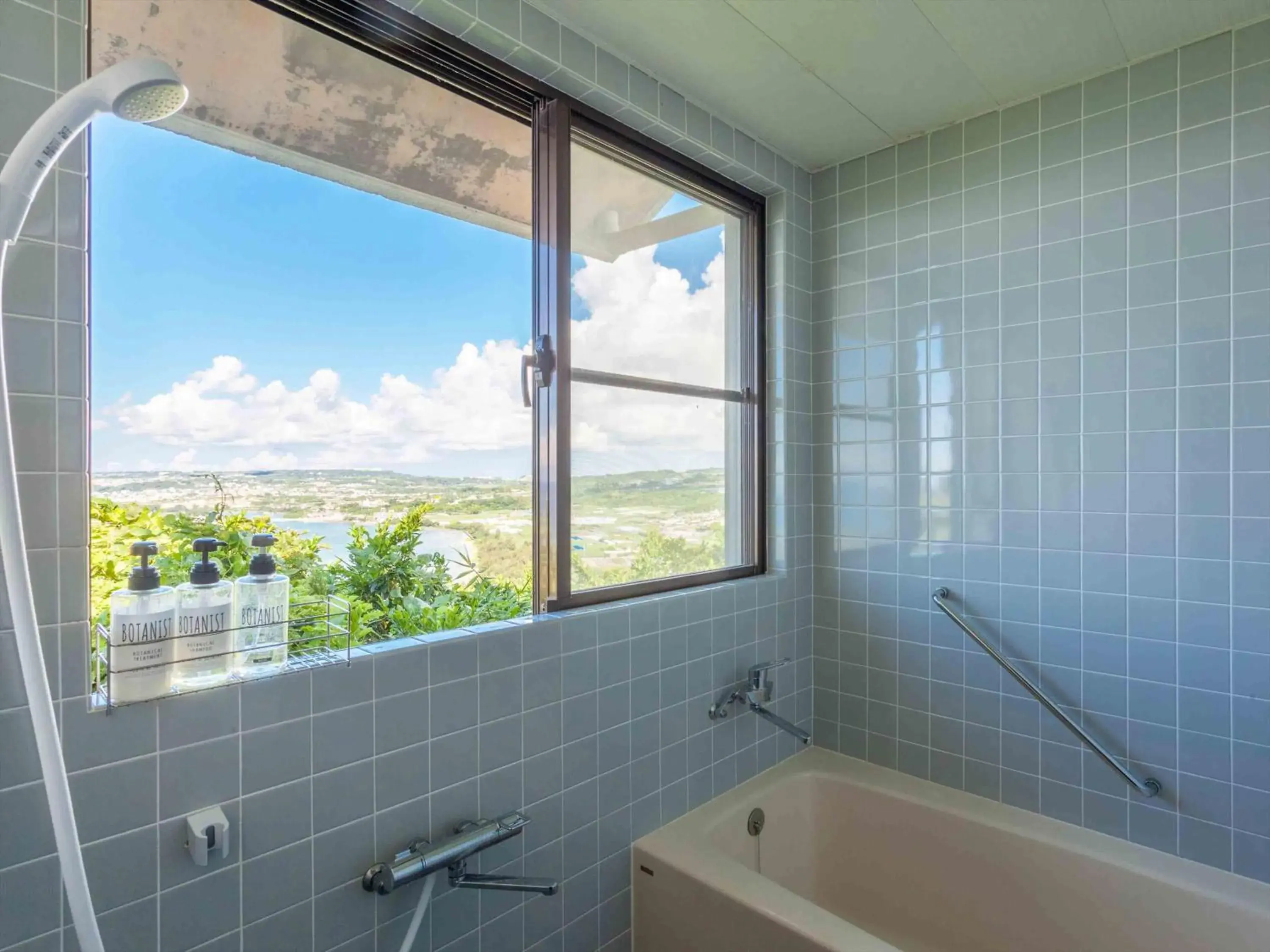 Photo of the whole room, Bathroom in Kariyushi Condominium Resort Nanjo Atelier Hyakuna