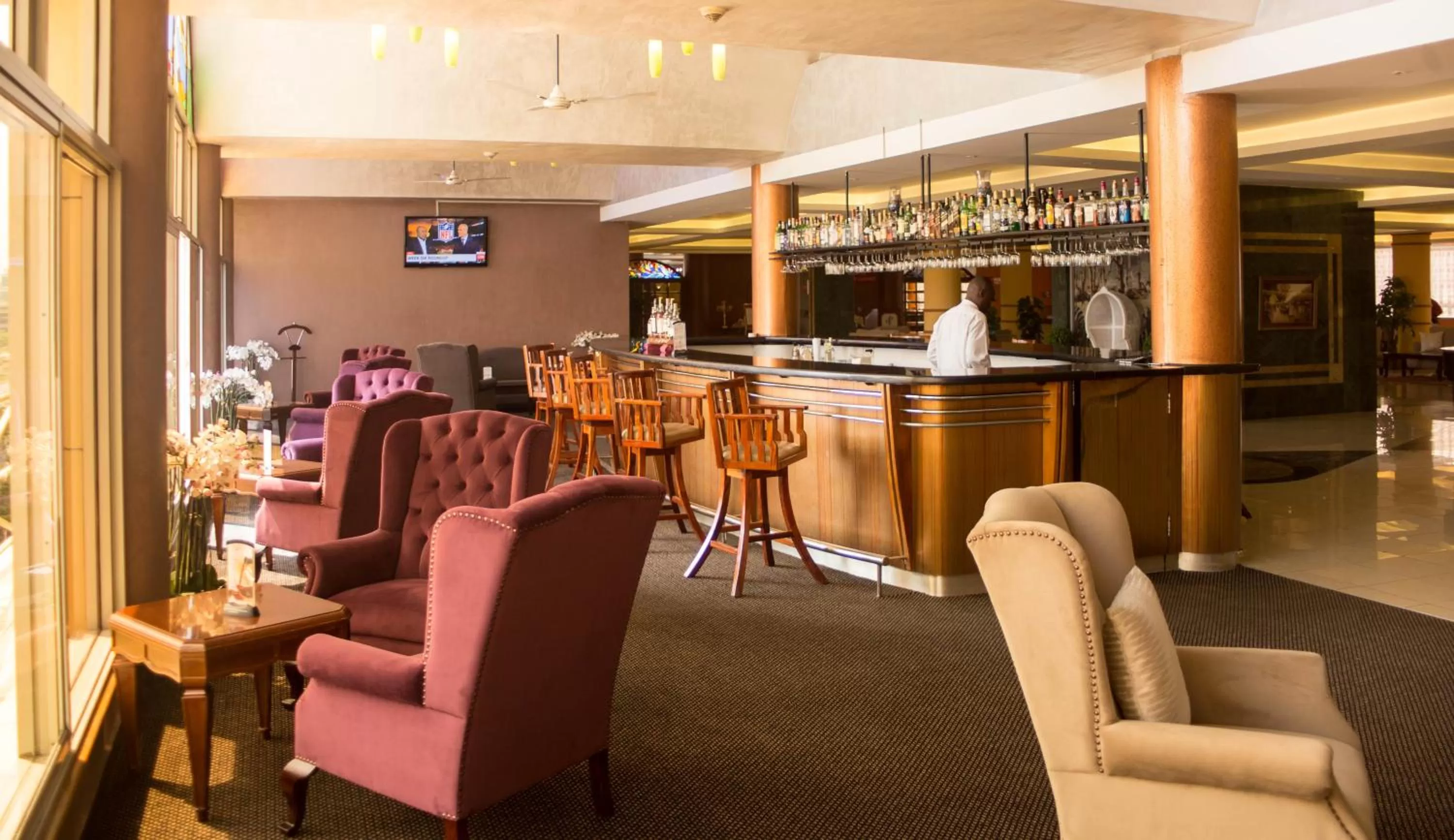 Lounge or bar in The Panari Hotel - Near Jomo Kenyatta International Airport