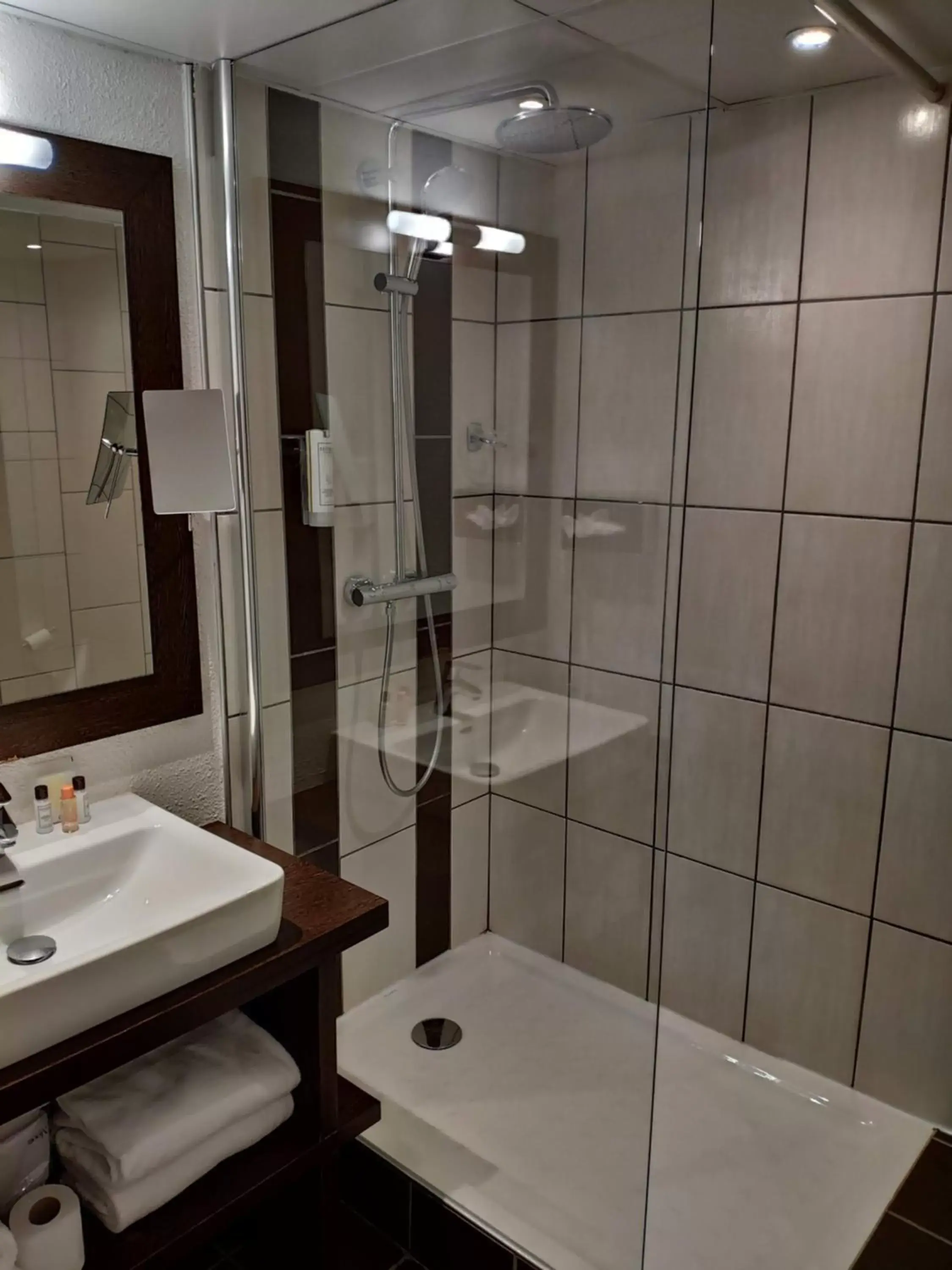 Shower, Bathroom in Golden Tulip Roissy Saint Witz