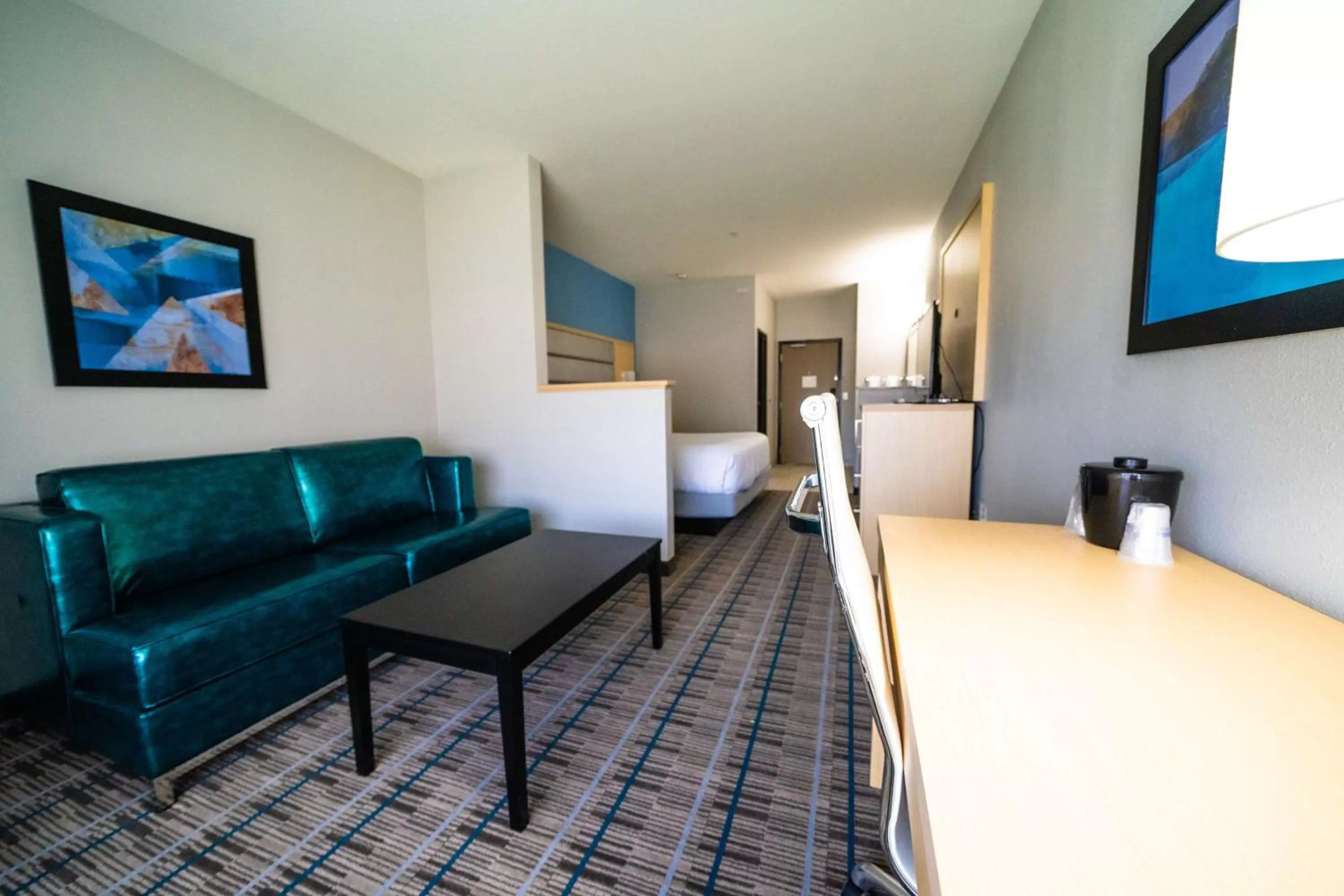 Photo of the whole room, Bed in Best Western Brigham City Inn & Suites