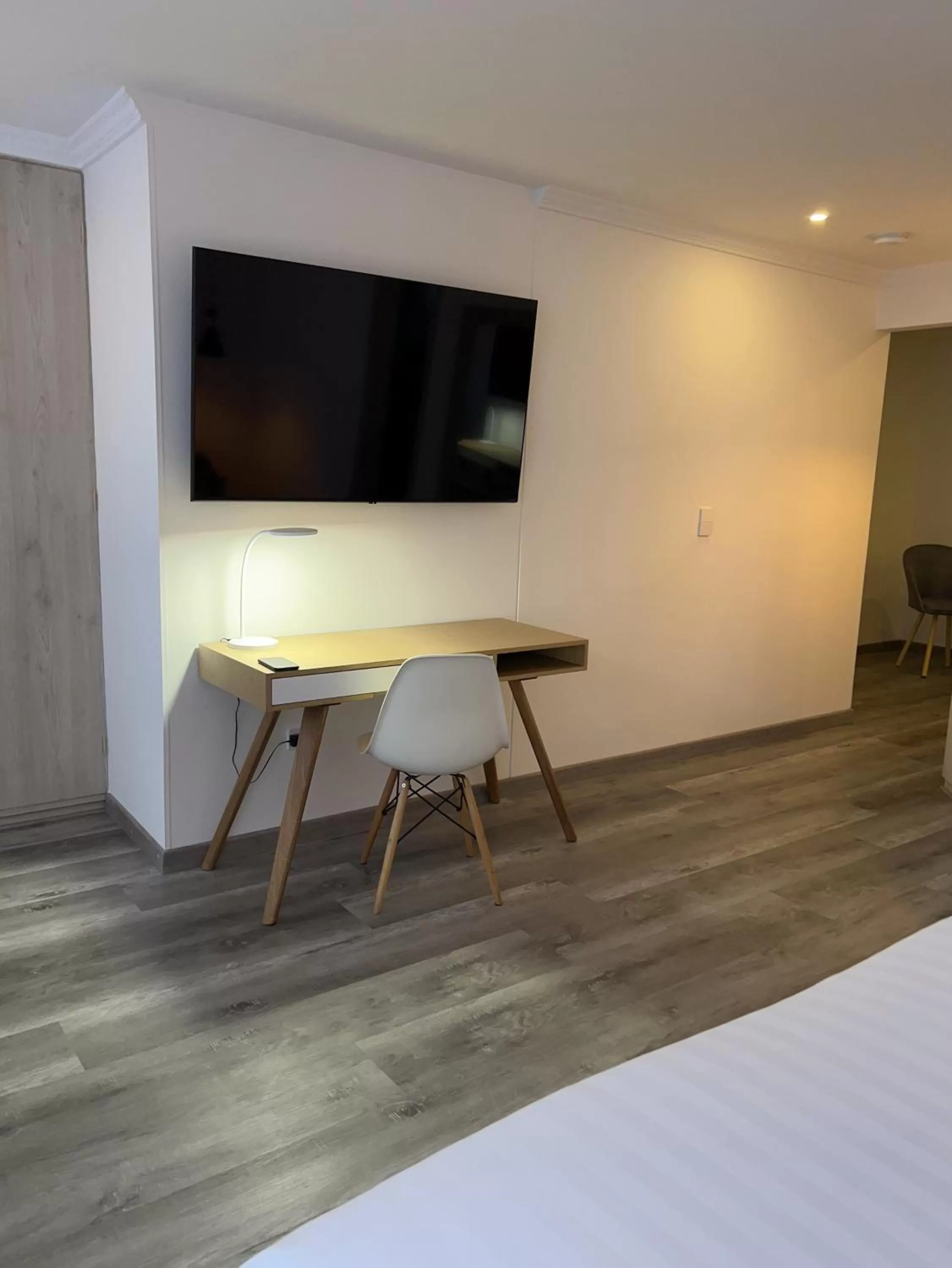 TV and multimedia in Suites 109 GH Usaquén