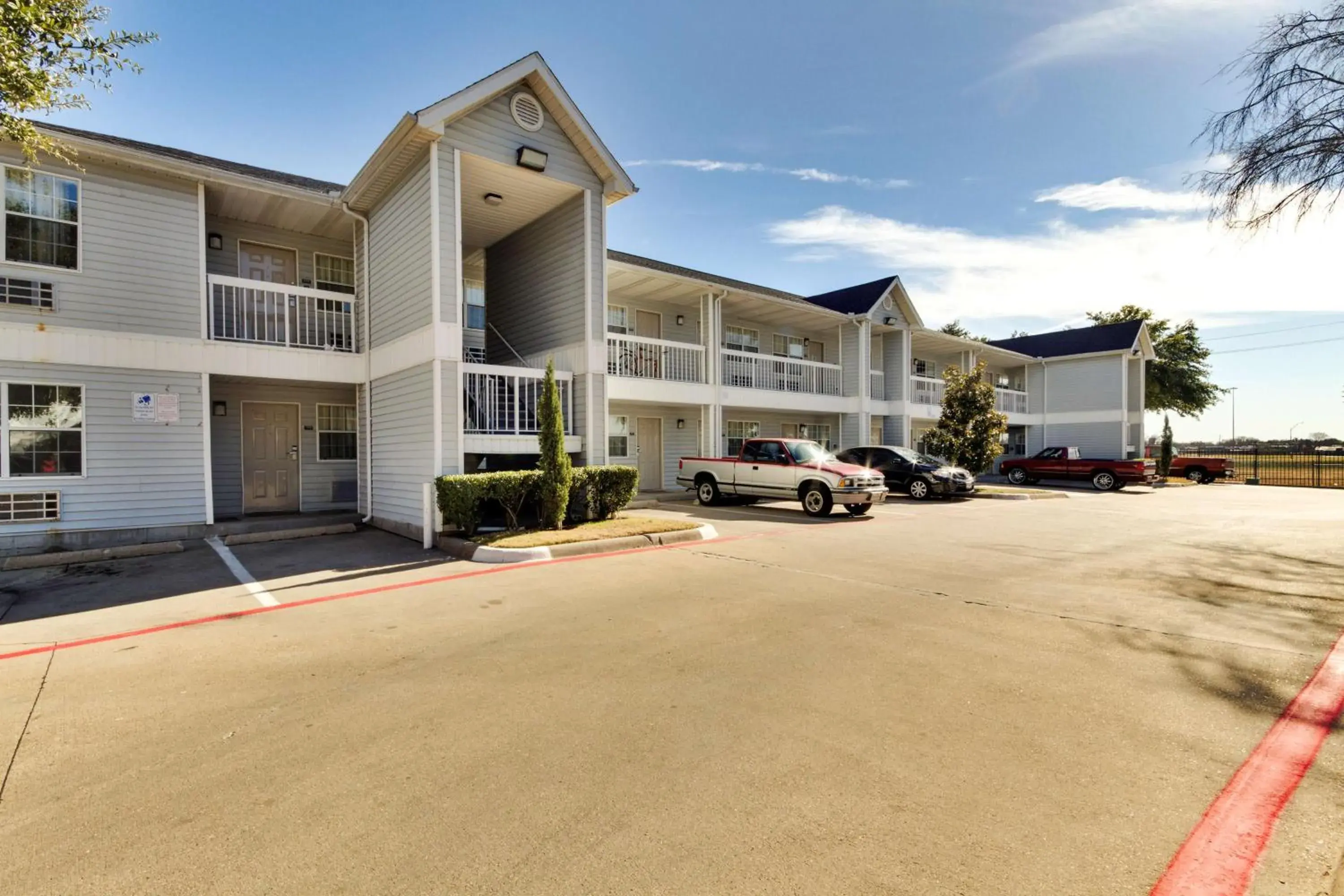 Property building in Studio 6-Dallas, TX - Garland - Northeast Property building in Studio 6-Dallas, TX - Garland - Northeast