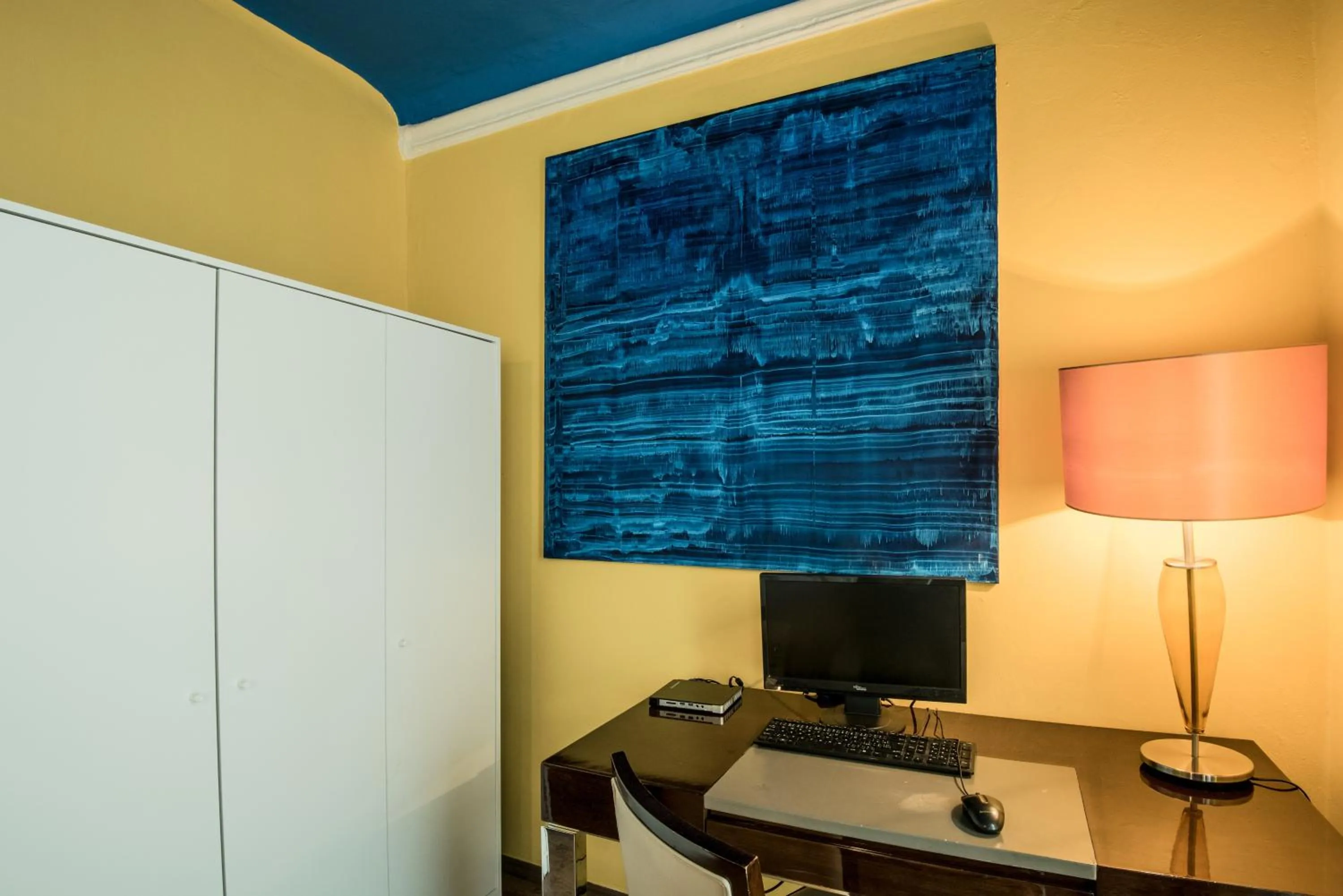 Charles Bridge Hostel & Apartments