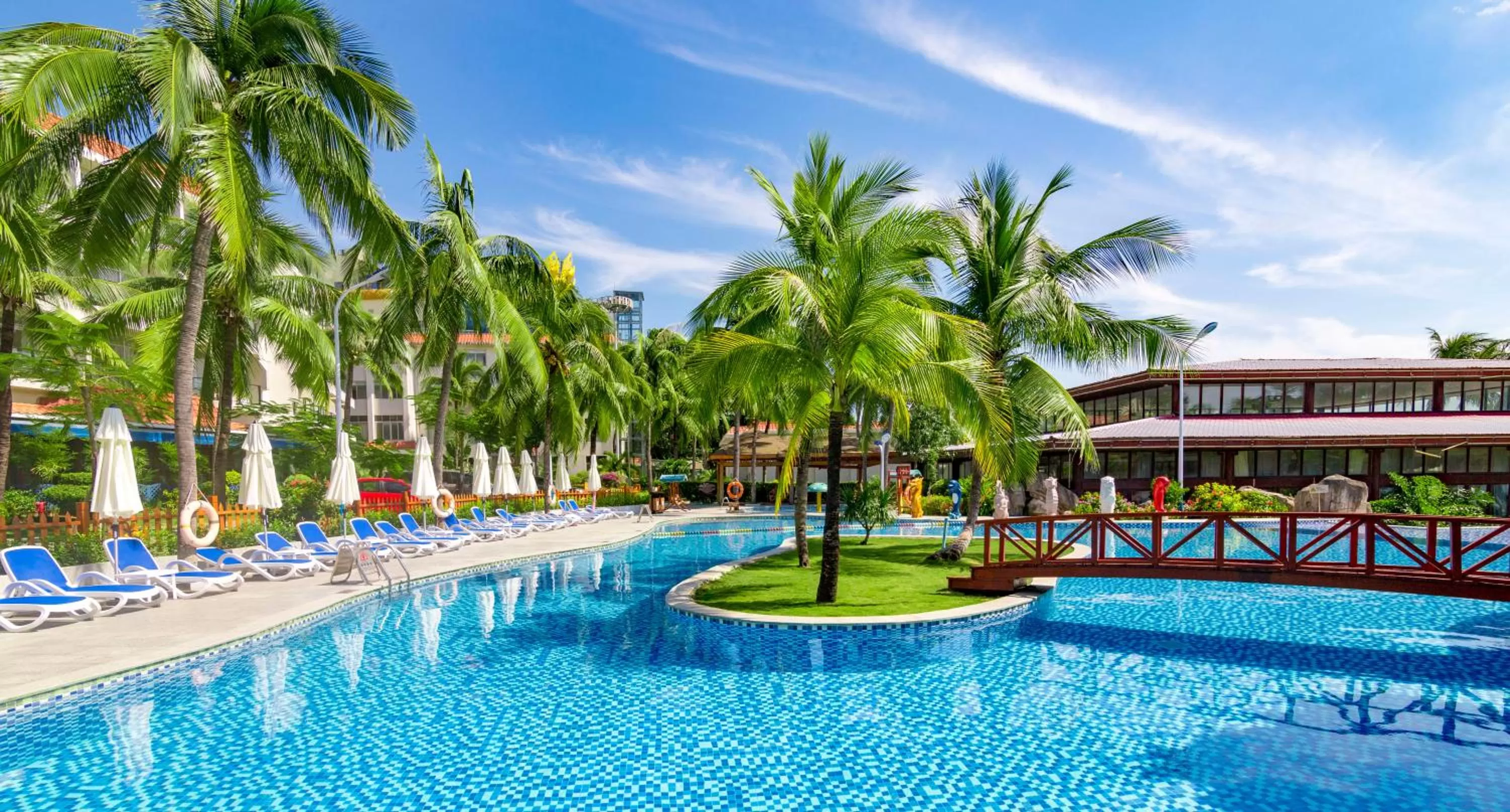 Swimming pool in Sanya South China Hotel