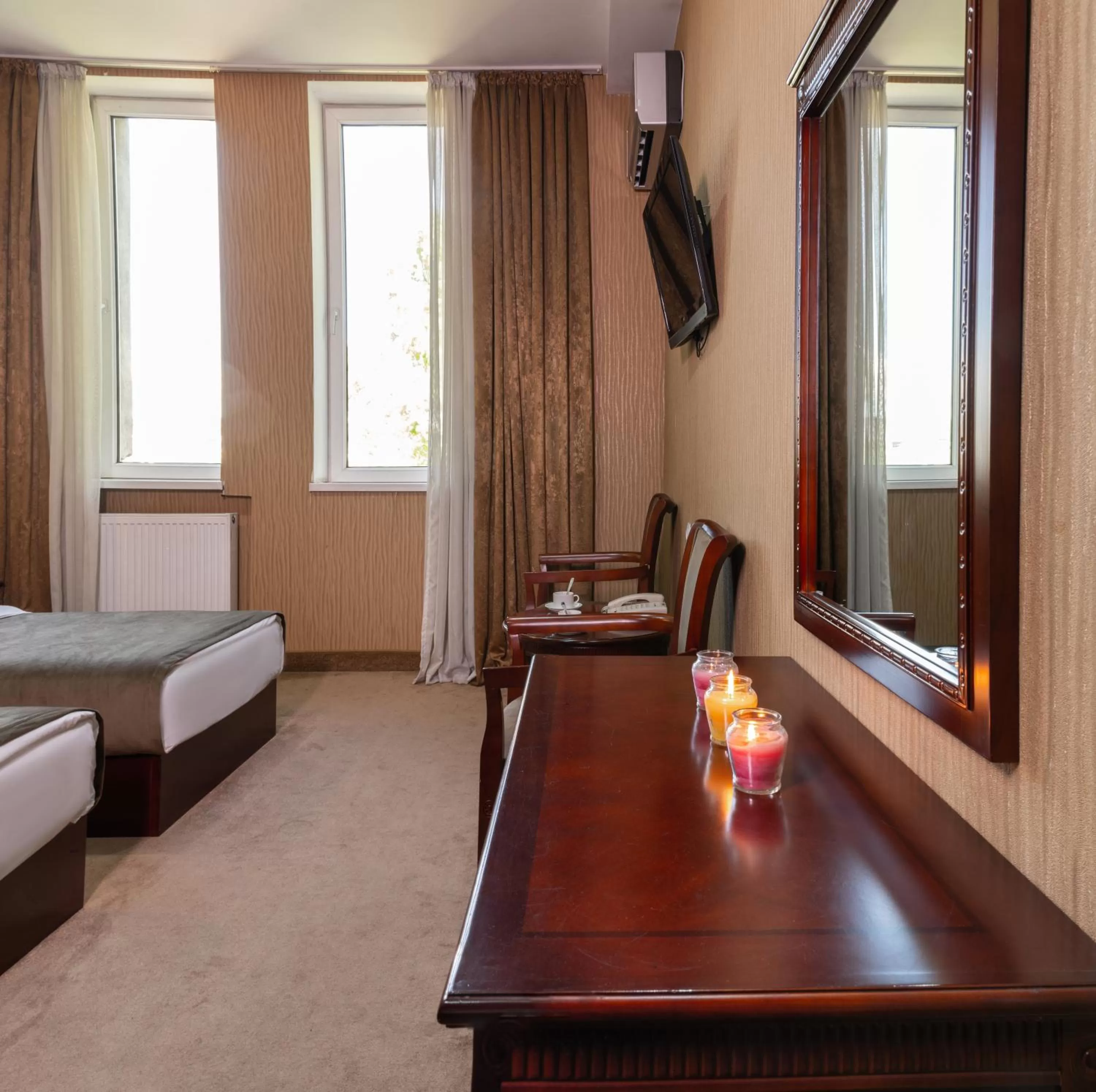 Communal lounge/ TV room, Seating Area in Margo Palace Hotel